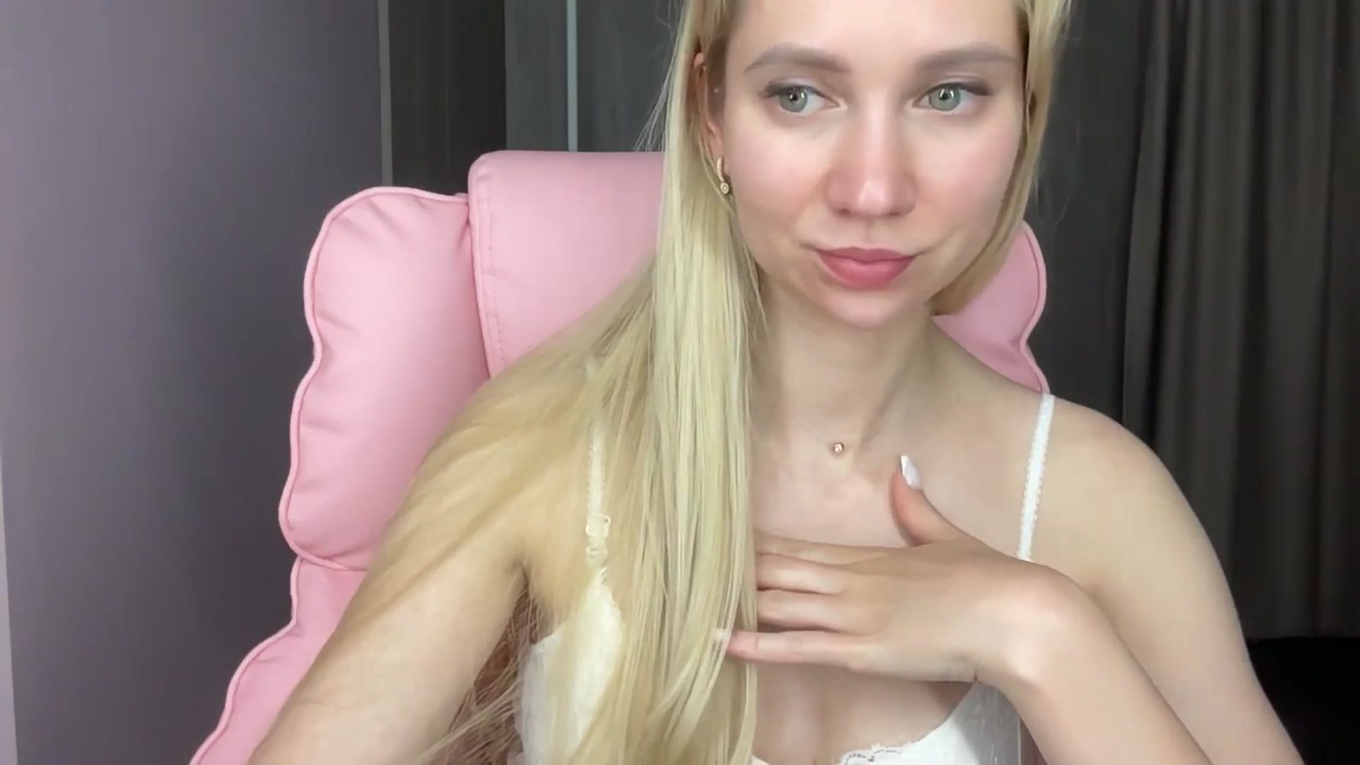 Gallery image thumbnail from Miss_Sylvia's myfreecams stream on, 06/09/2025, 19:14 image 6 of 20