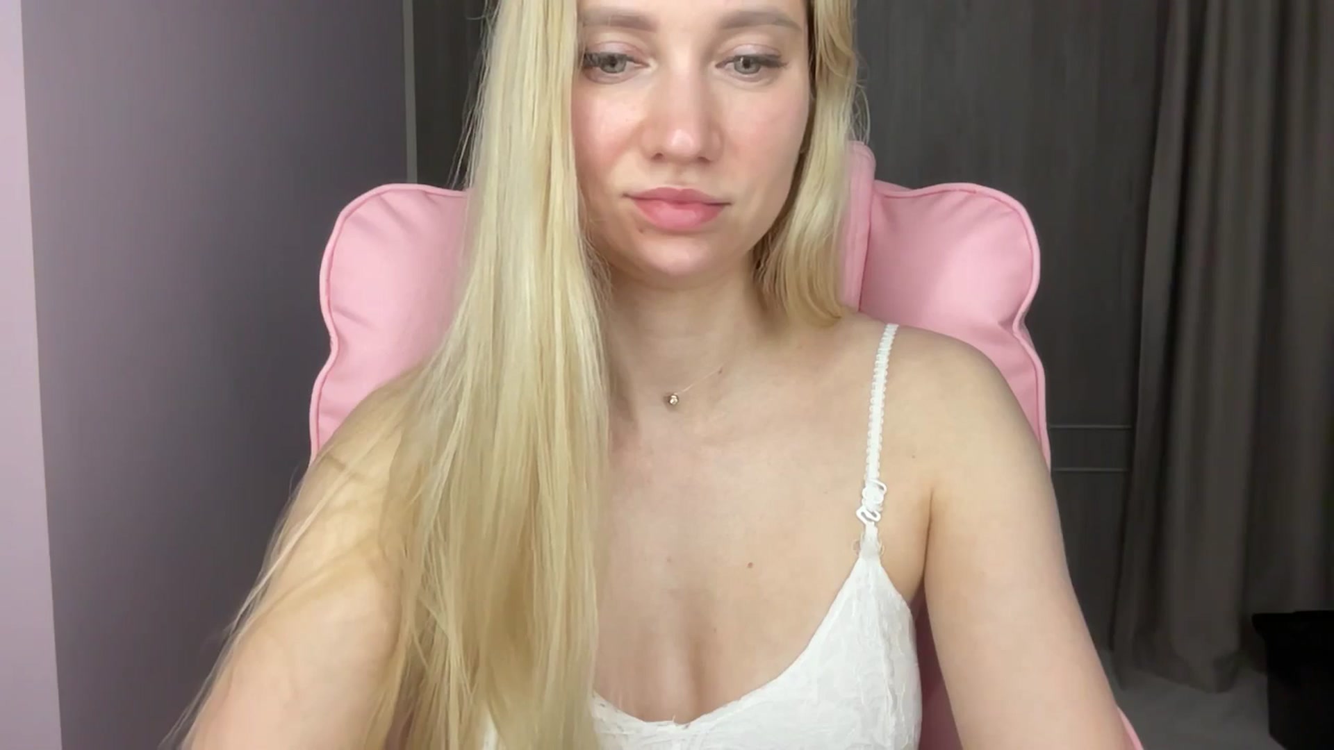 Gallery image thumbnail from Miss_Sylvia's myfreecams stream on, 06/09/2025, 19:37 image 12 of 20