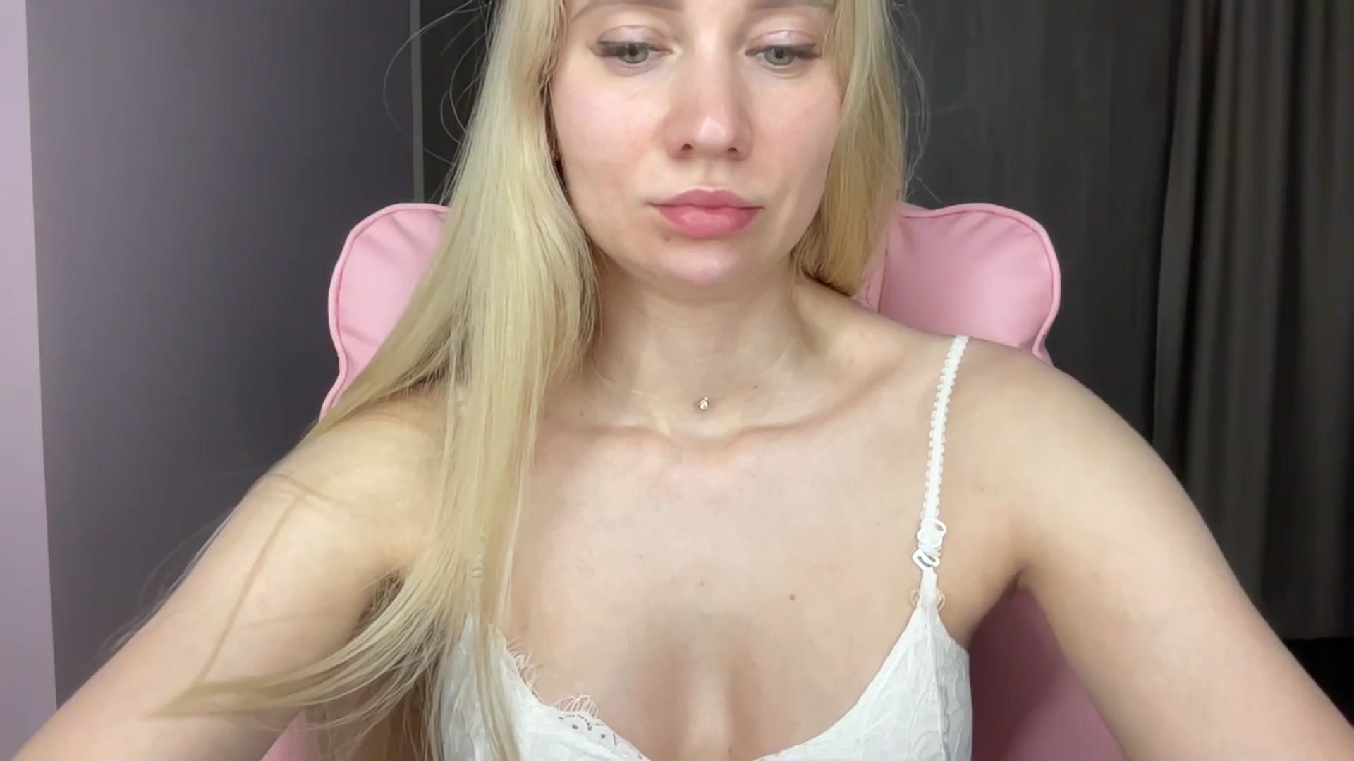Gallery image thumbnail from Miss_Sylvia's myfreecams stream on, 06/09/2025, 19:37 image 3 of 20
