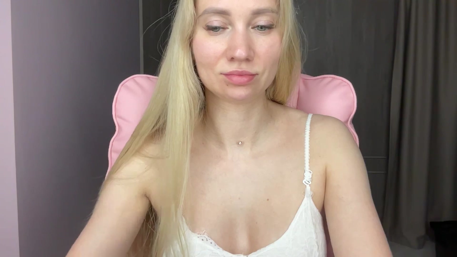 Gallery image thumbnail from Miss_Sylvia's myfreecams stream on, 06/09/2025, 19:37 image 9 of 20