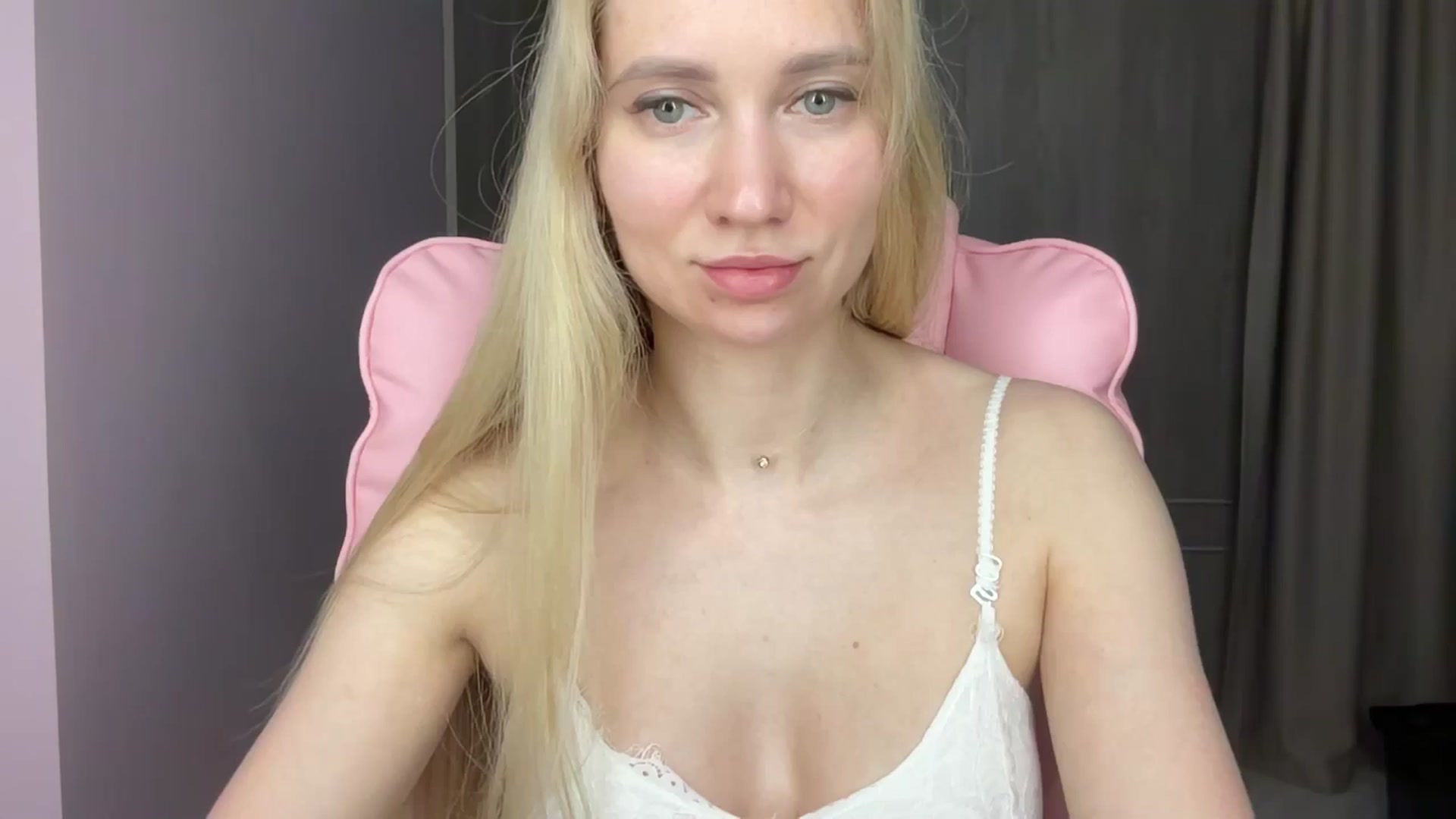 Gallery image thumbnail from Miss_Sylvia's myfreecams stream on, 06/09/2025, 19:37 image 7 of 20