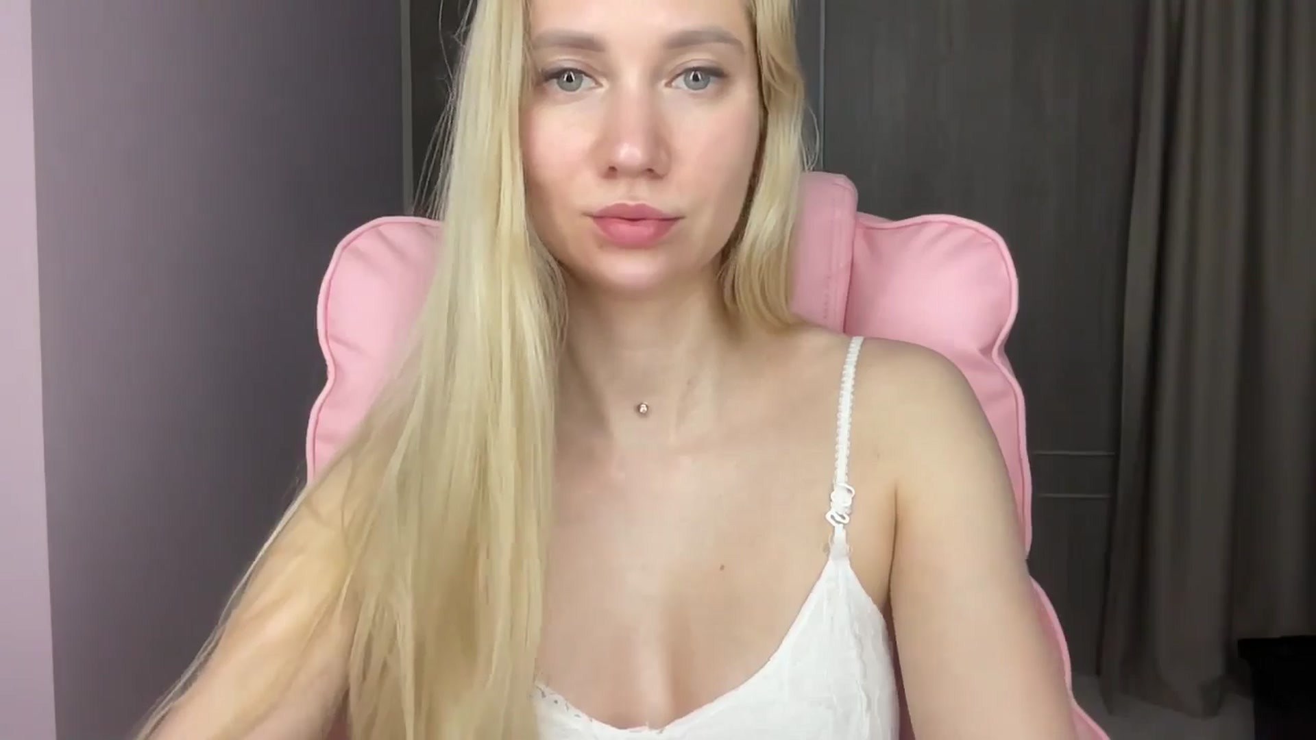 Gallery image thumbnail from Miss_Sylvia's myfreecams stream on, 06/09/2025, 19:37 image 11 of 20
