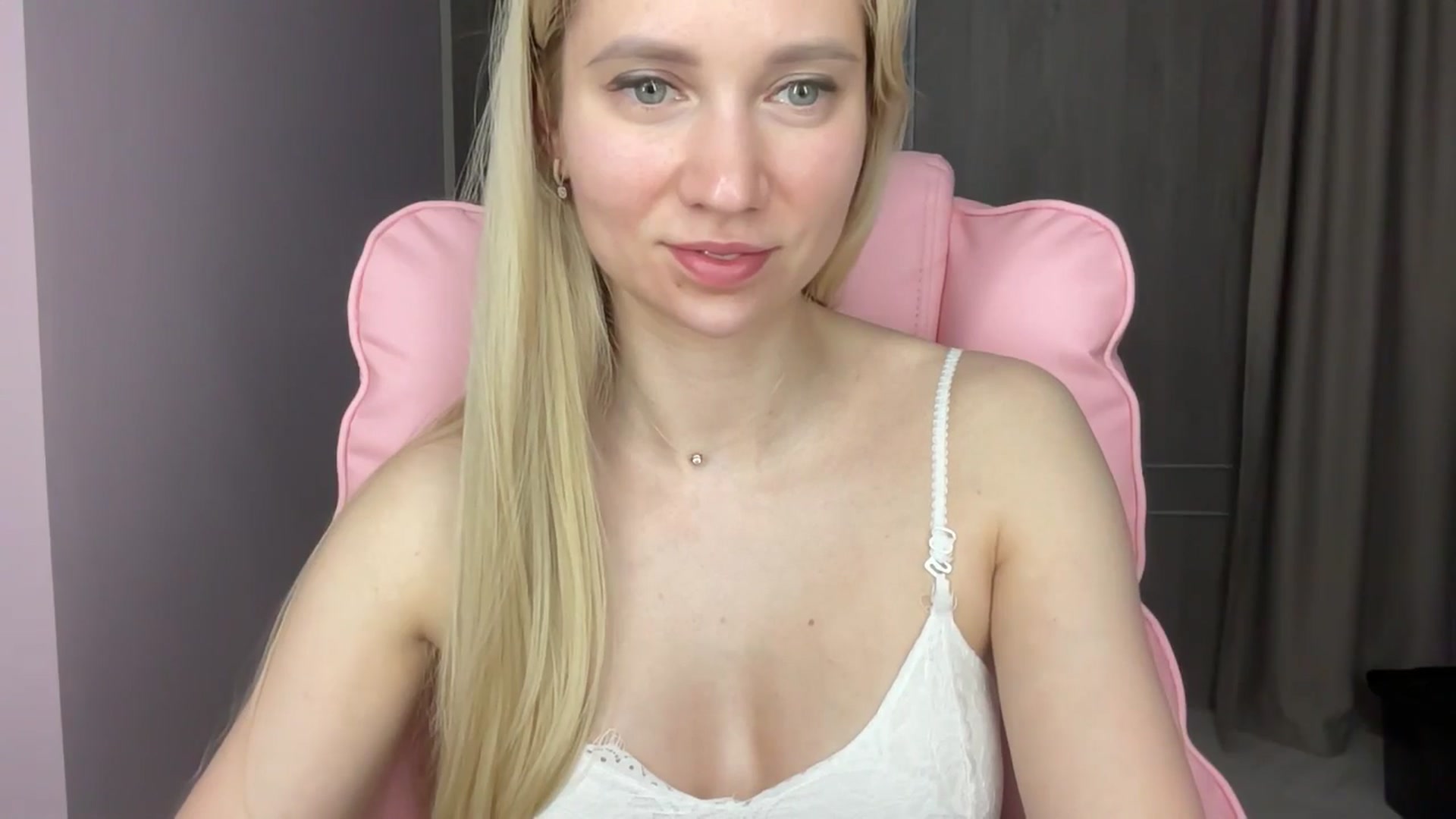 Gallery image thumbnail from Miss_Sylvia's myfreecams stream on, 06/09/2025, 19:37 image 19 of 20