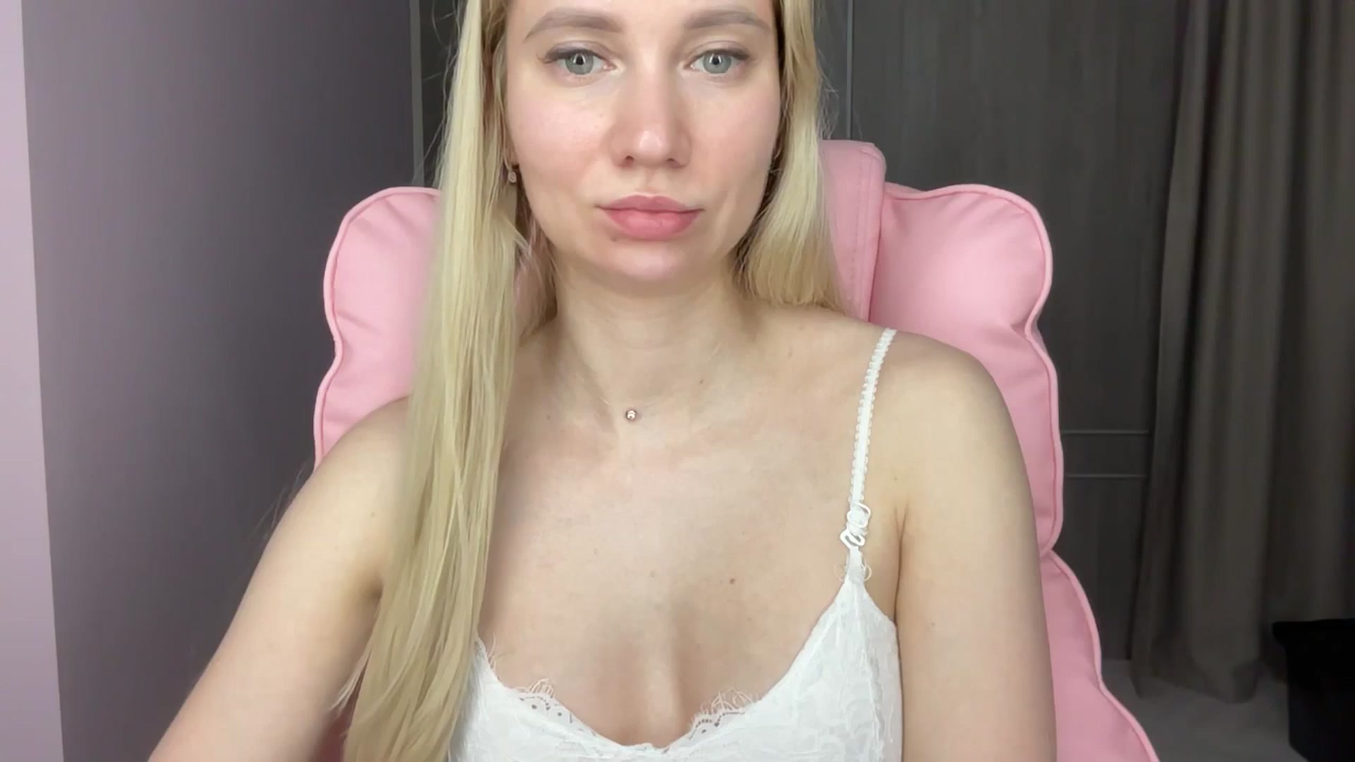Gallery image thumbnail from Miss_Sylvia's myfreecams stream on, 06/09/2025, 20:03 image 10 of 20