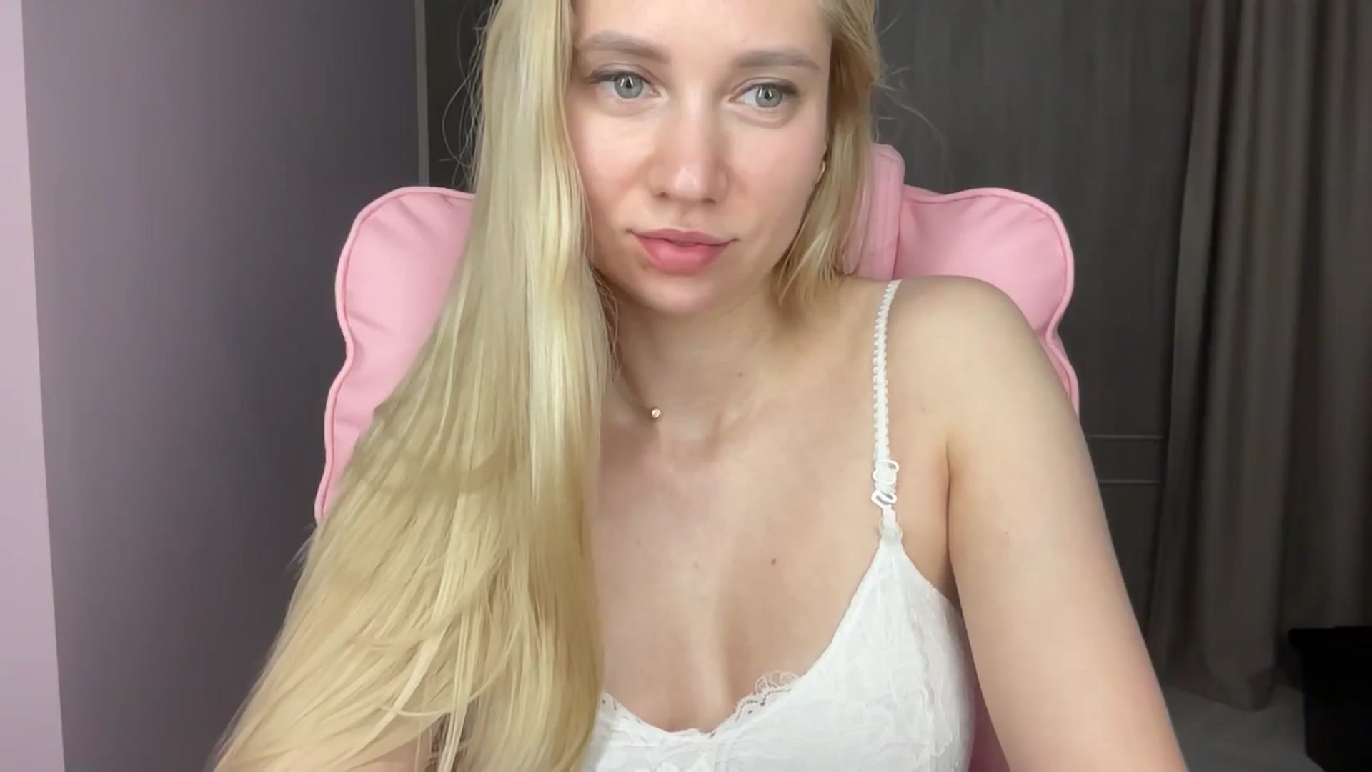 Gallery image thumbnail from Miss_Sylvia's myfreecams stream on, 06/09/2025, 20:03 image 19 of 20