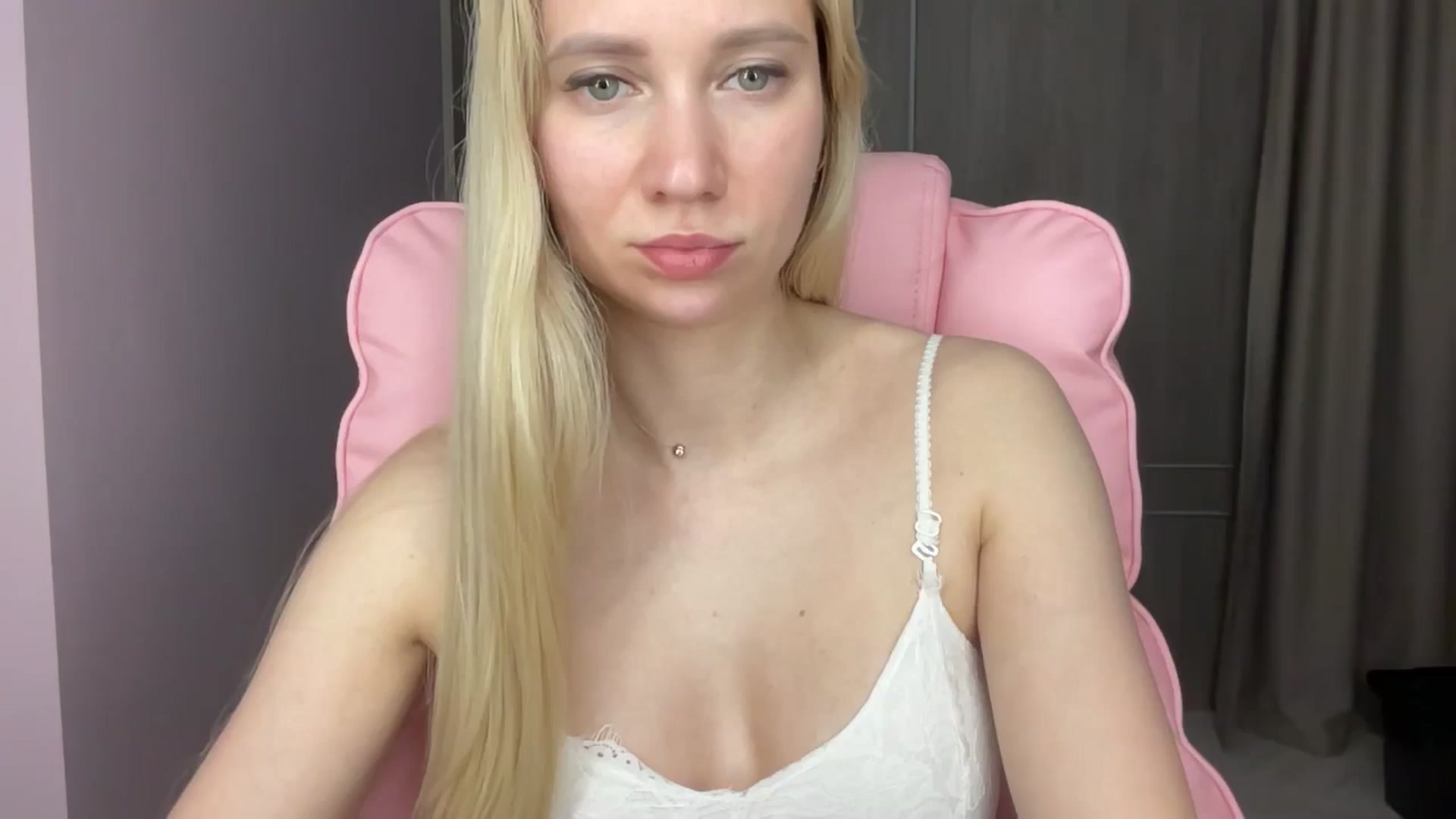 Gallery image thumbnail from Miss_Sylvia's myfreecams stream on, 06/09/2025, 20:03 image 1 of 20