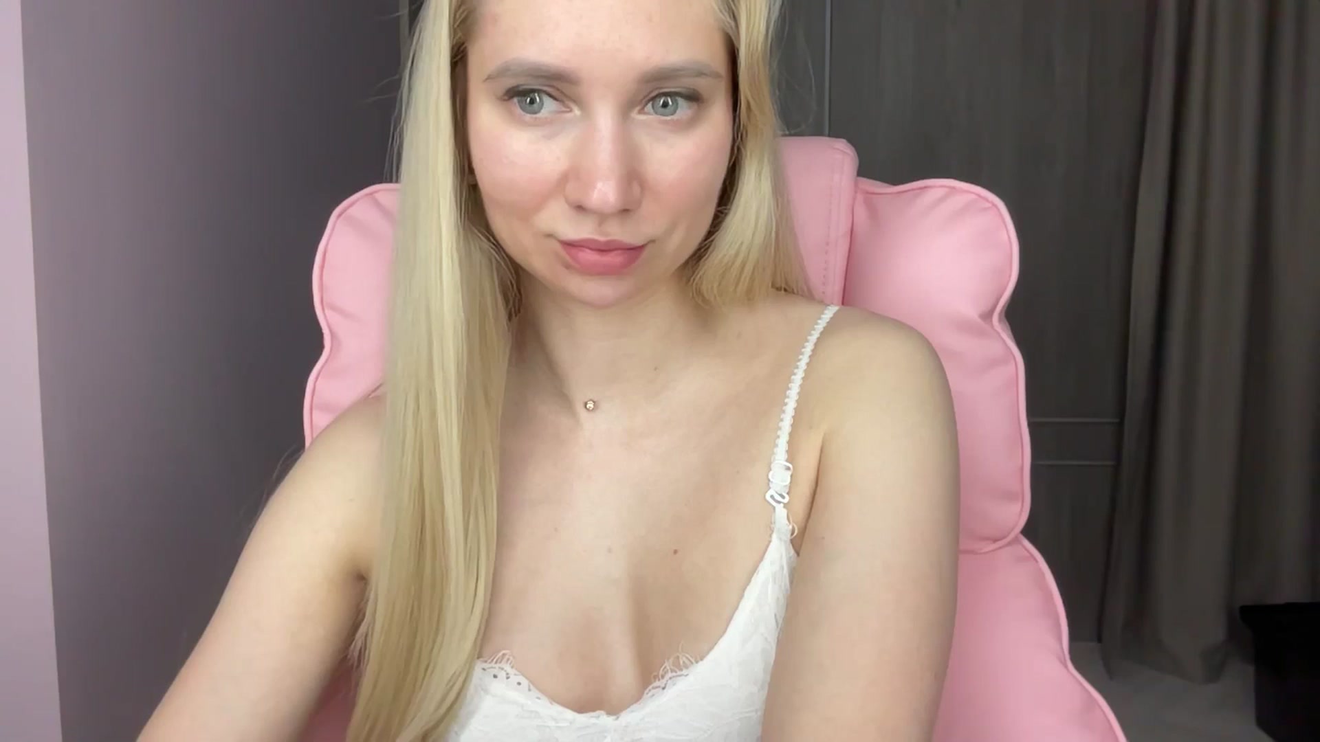 Gallery image thumbnail from Miss_Sylvia's myfreecams stream on, 06/09/2025, 20:03 image 12 of 20