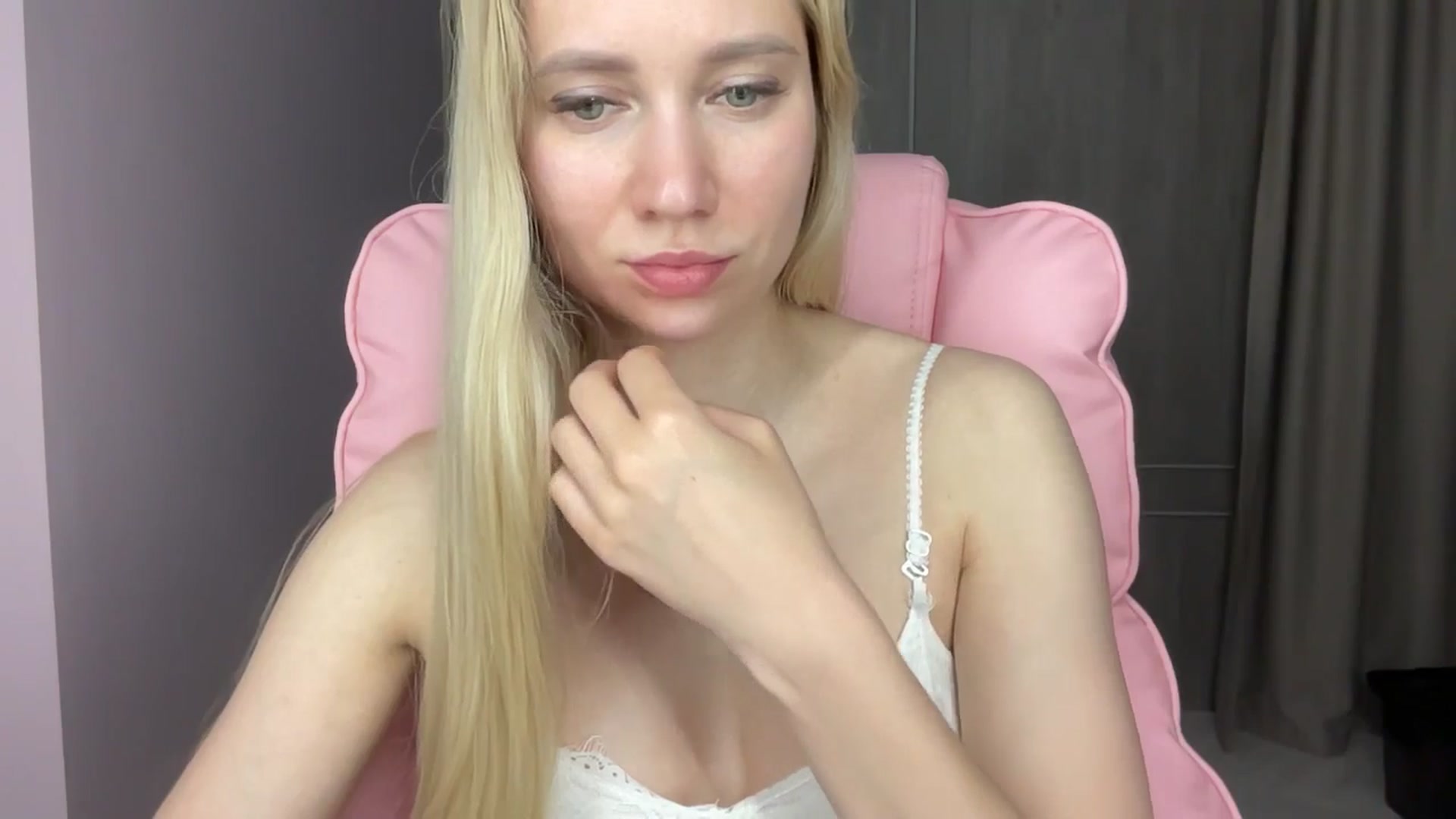 Gallery image thumbnail from Miss_Sylvia's myfreecams stream on, 06/09/2025, 20:03 image 2 of 20