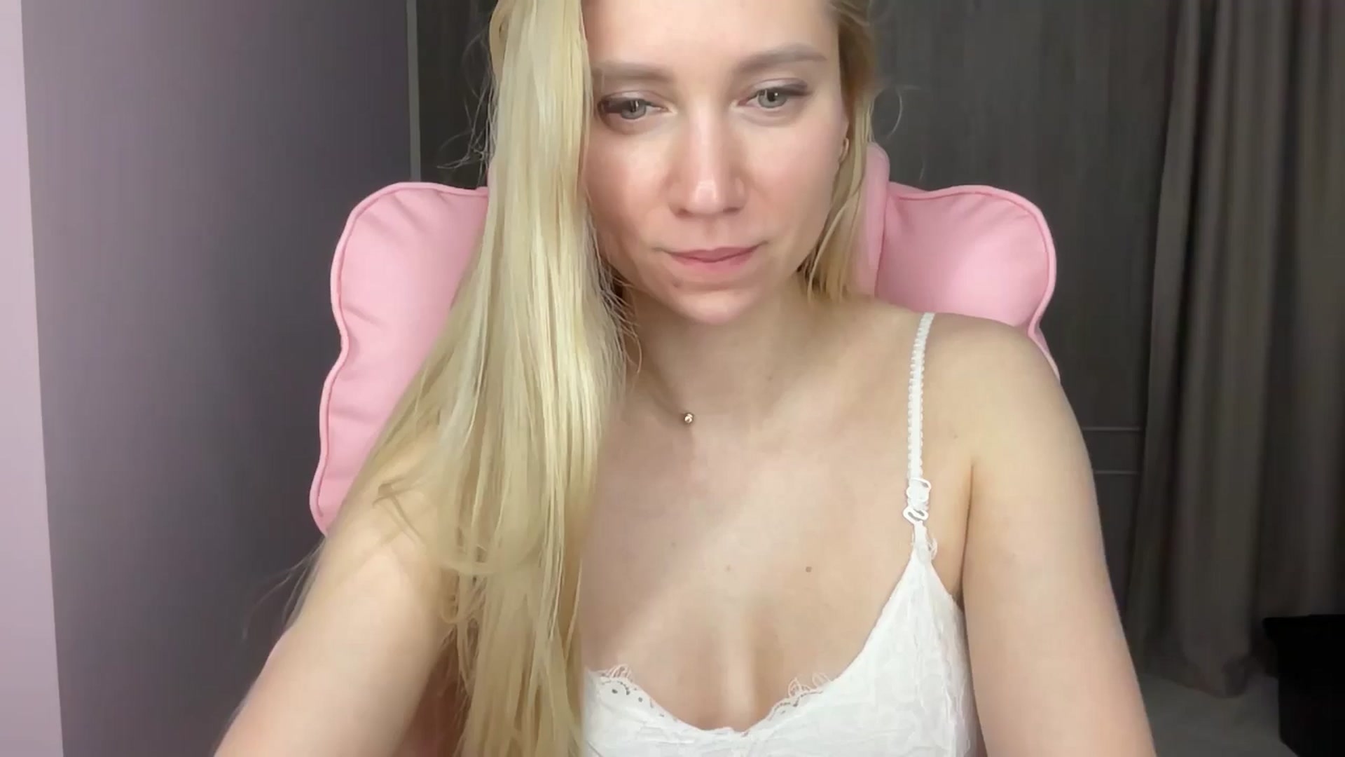 Gallery image thumbnail from Miss_Sylvia's myfreecams stream on, 06/09/2025, 20:03 image 17 of 20