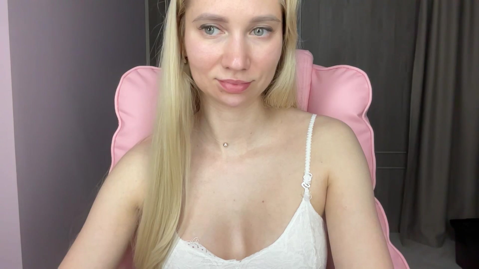 Gallery image thumbnail from Miss_Sylvia's myfreecams stream on, 06/09/2025, 20:03 image 9 of 20