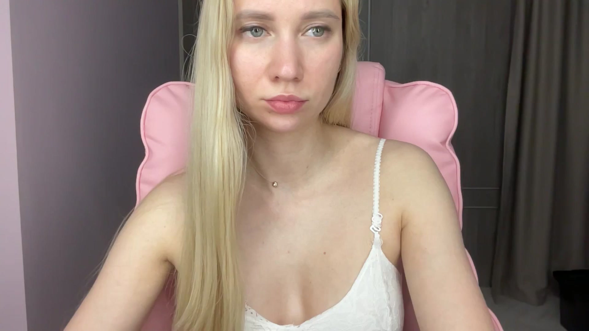 Gallery image thumbnail from Miss_Sylvia's myfreecams stream on, 06/09/2025, 20:03 image 3 of 20