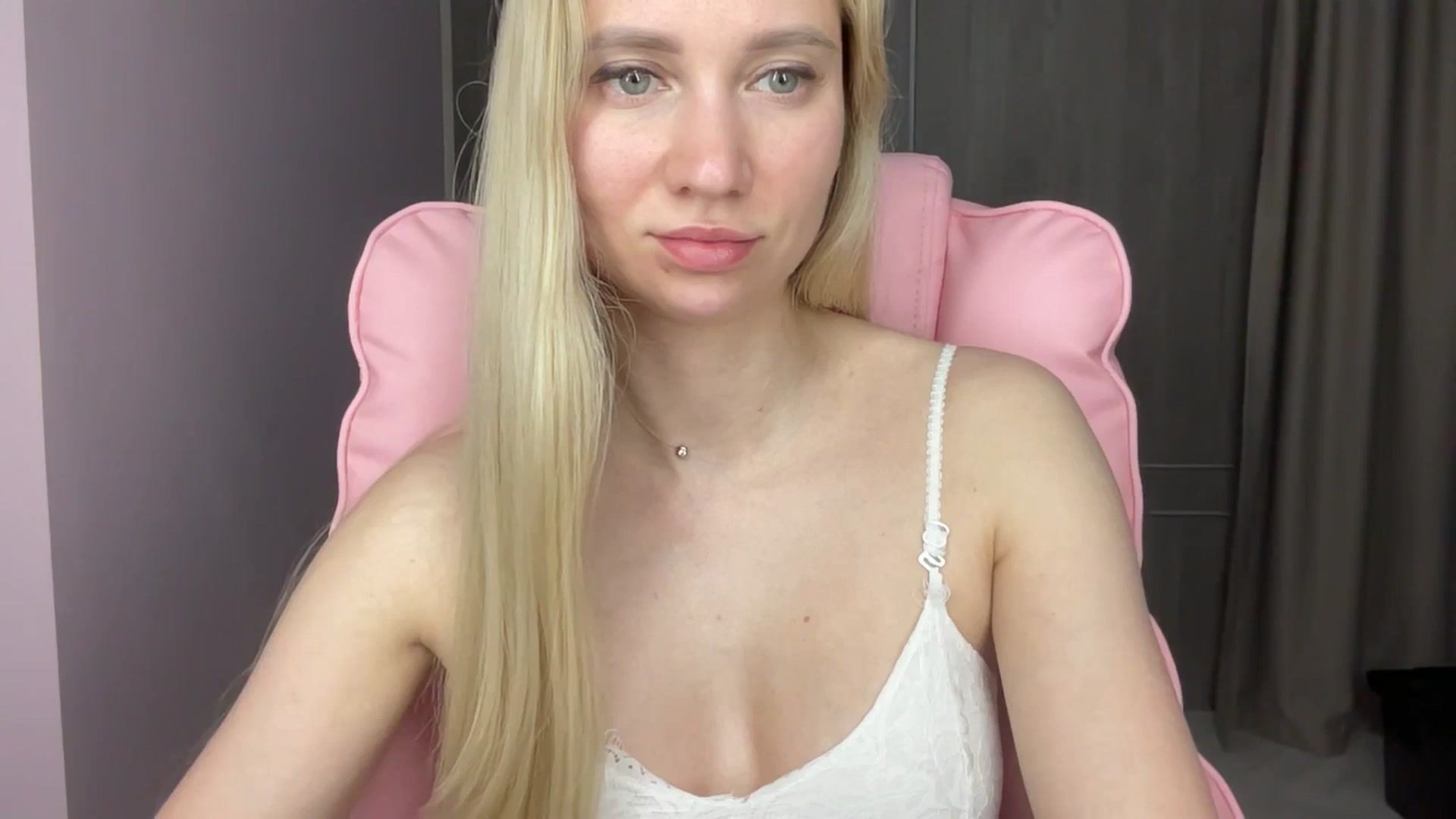 Gallery image thumbnail from Miss_Sylvia's myfreecams stream on, 06/09/2025, 20:03 image 4 of 20