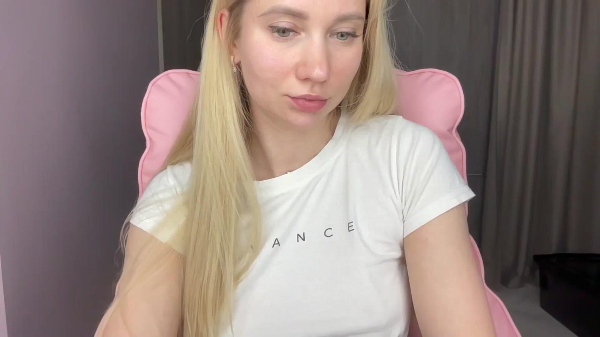 Gallery image thumbnail from Miss_Sylvia's myfreecams stream on, 06/11/2025, 18:29 image 10 of 20