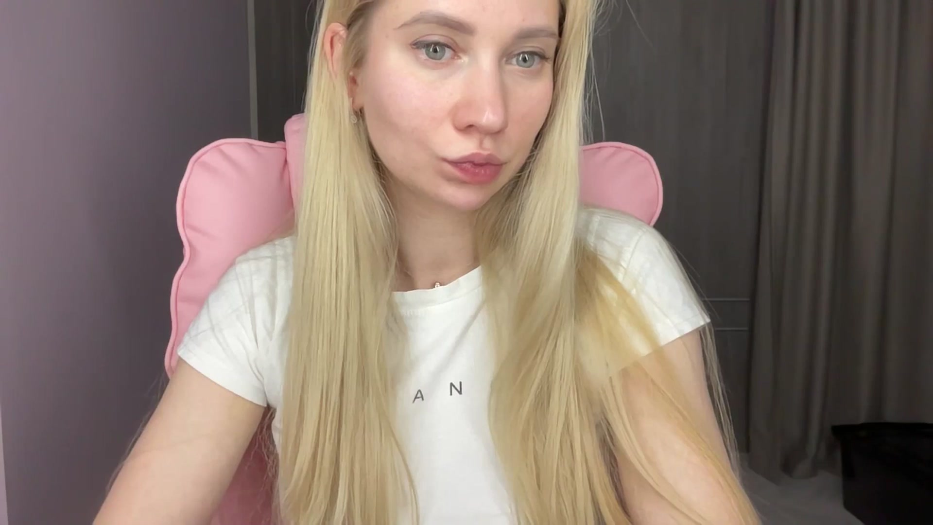 Gallery image thumbnail from Miss_Sylvia's myfreecams stream on, 06/11/2025, 18:29 image 3 of 20
