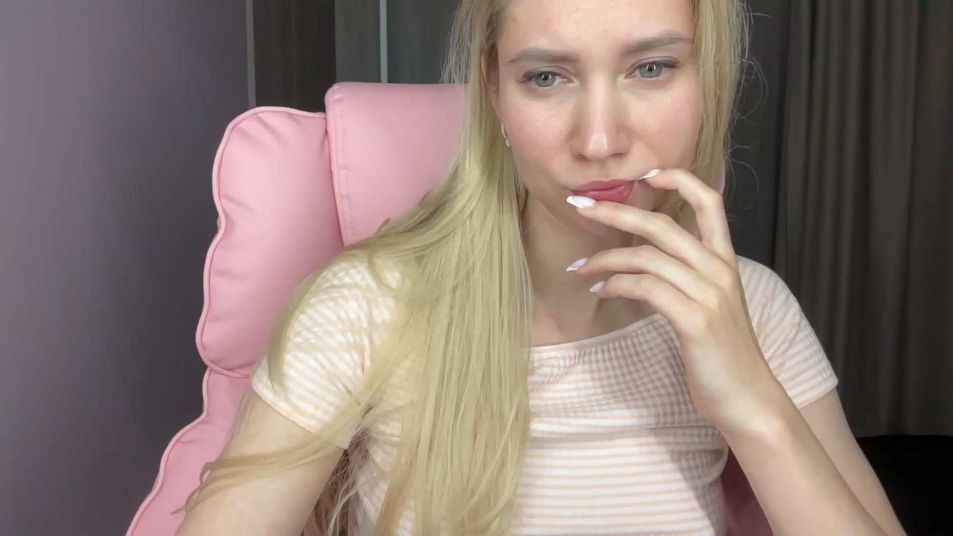 Gallery image thumbnail from Miss_Sylvia's myfreecams stream on, 06/12/2025, 18:26 image 11 of 20
