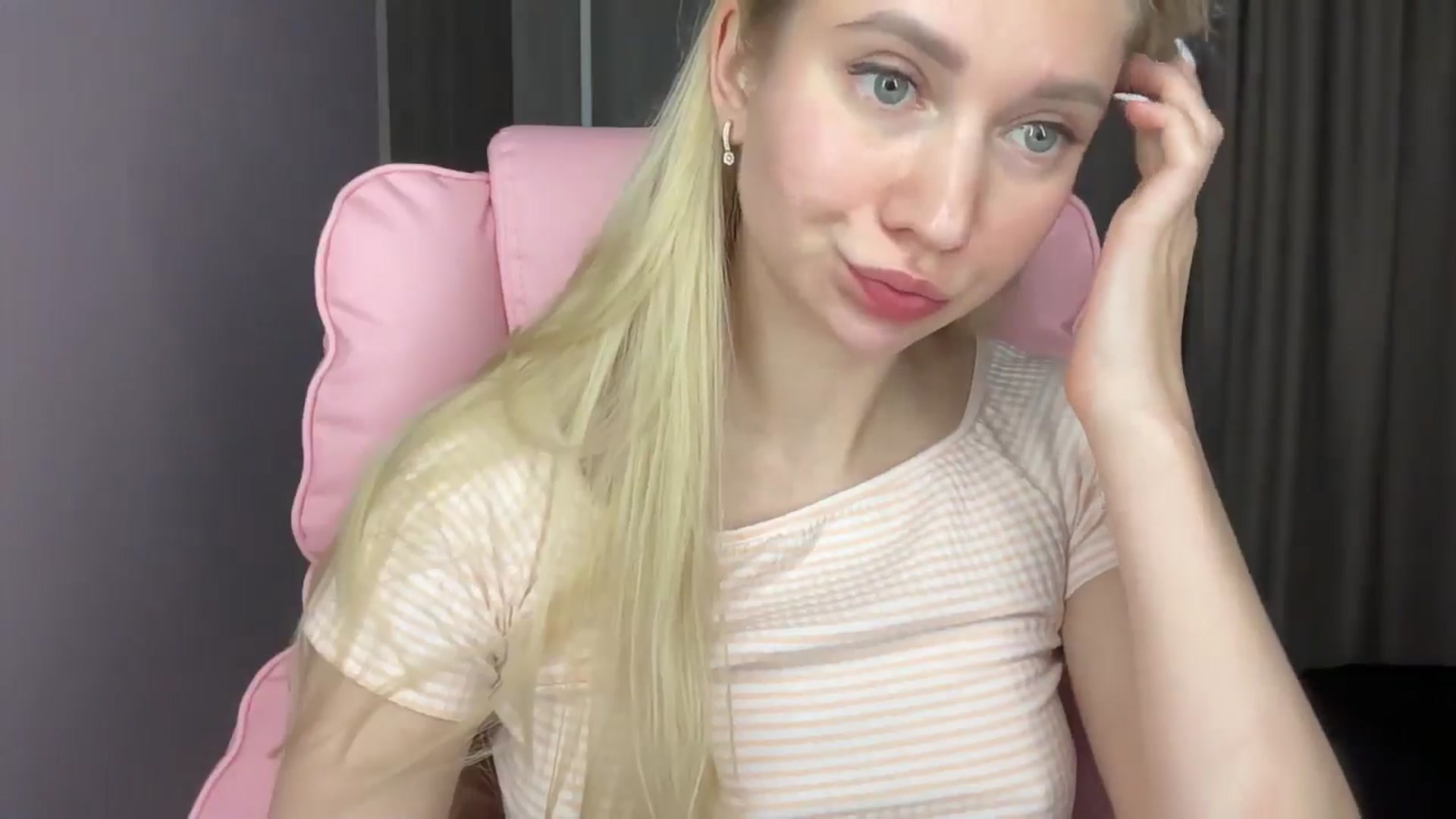 Gallery image thumbnail from Miss_Sylvia's myfreecams stream on, 06/12/2025, 18:26 image 6 of 20