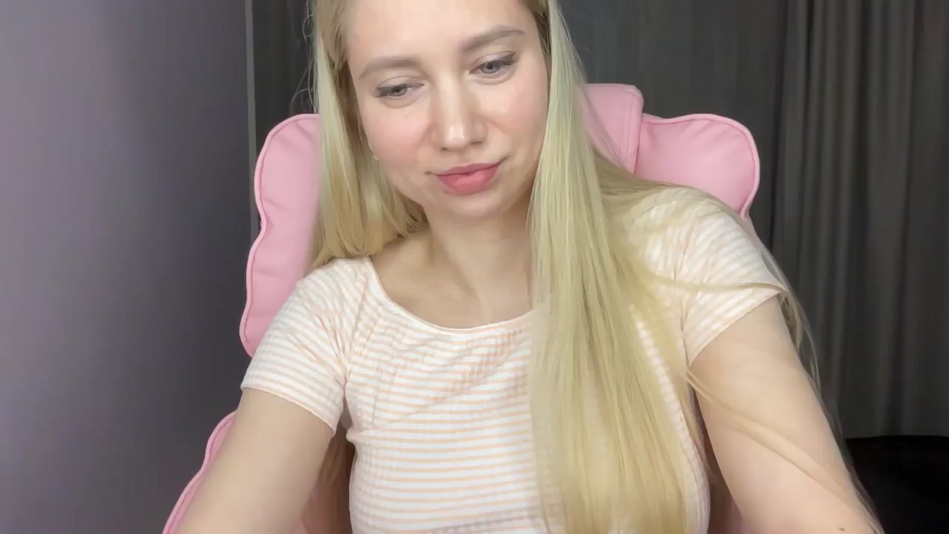 Gallery image thumbnail from Miss_Sylvia's myfreecams stream on, 06/12/2025, 19:35 image 6 of 20