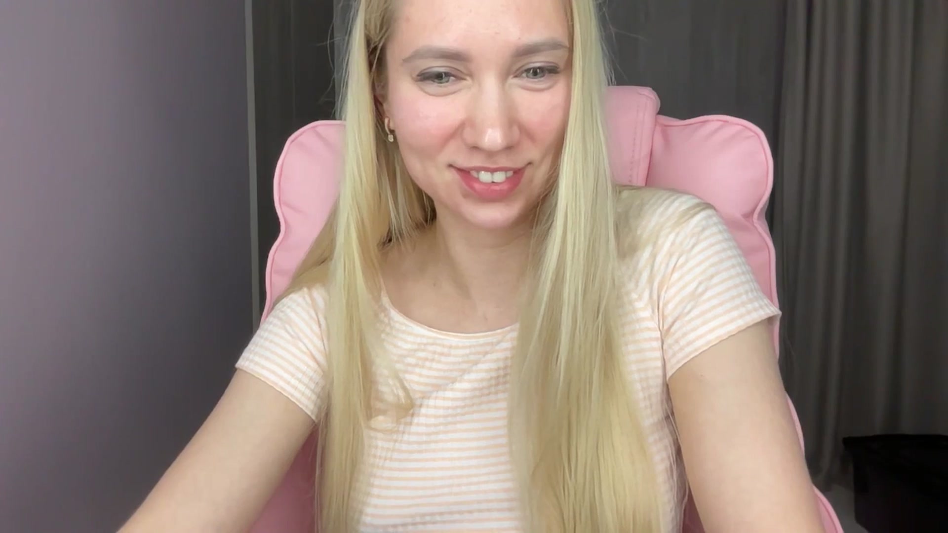 Gallery image thumbnail from Miss_Sylvia's myfreecams stream on, 06/12/2025, 19:35 image 16 of 20