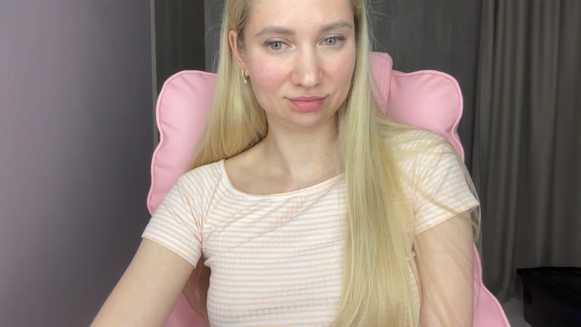 Gallery image thumbnail from Miss_Sylvia's myfreecams stream on, 06/12/2025, 19:35 image 7 of 20