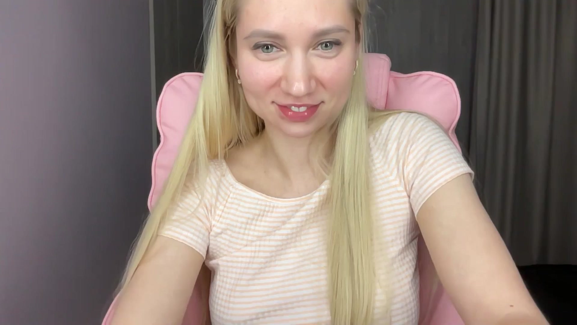 Gallery image thumbnail from Miss_Sylvia's myfreecams stream on, 06/12/2025, 19:35 image 13 of 20
