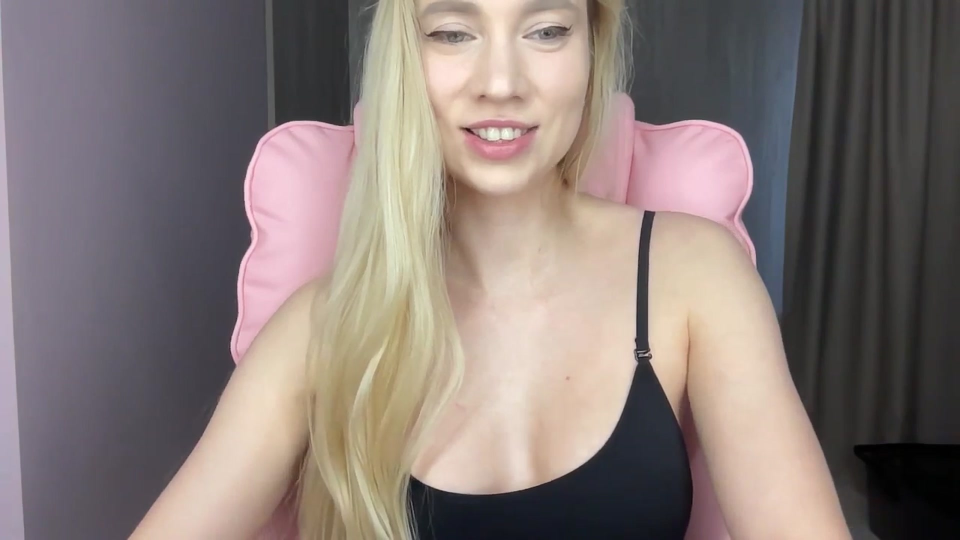 Gallery image thumbnail from Miss_Sylvia's myfreecams stream on, 06/13/2025, 16:10 image 17 of 20