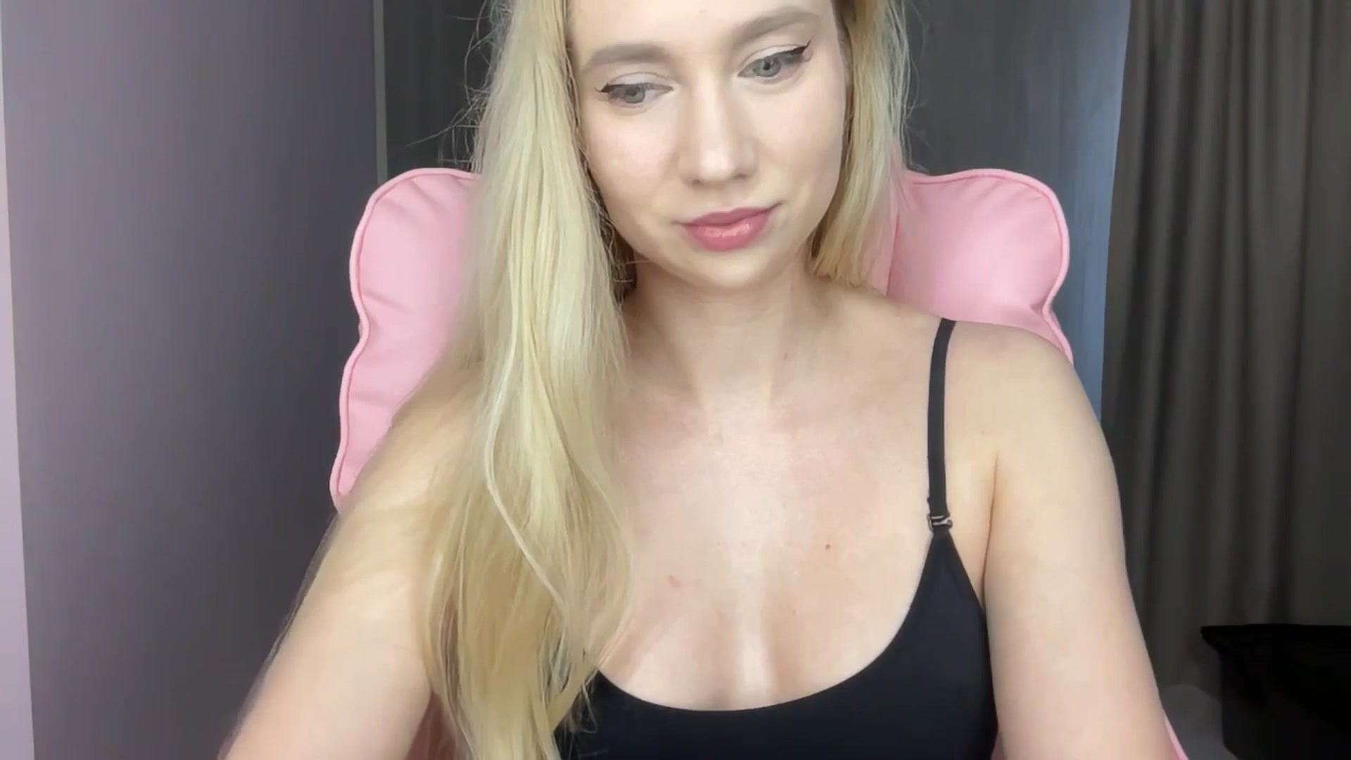 Gallery image thumbnail from Miss_Sylvia's myfreecams stream on, 06/13/2025, 16:10 image 6 of 20