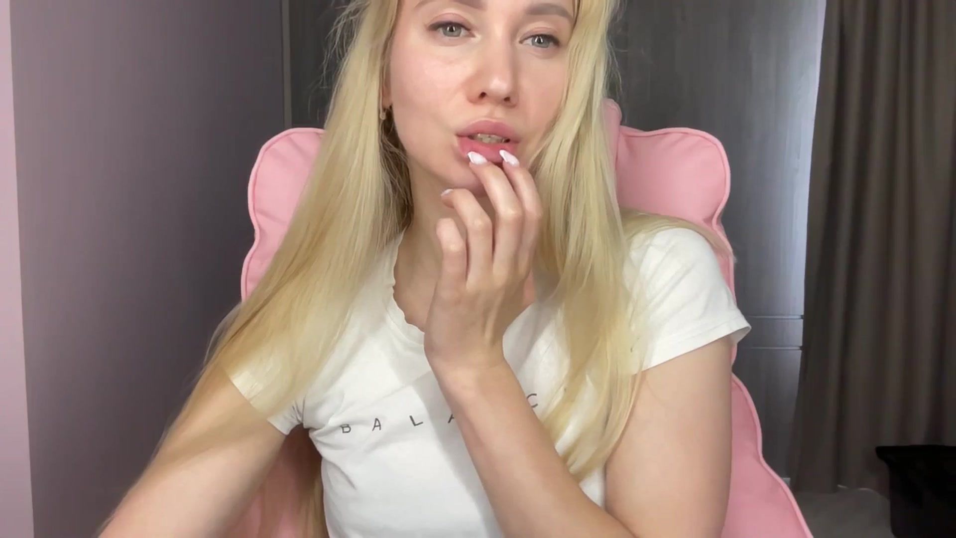 Gallery image thumbnail from Miss_Sylvia's myfreecams stream on, 06/14/2025, 13:41 image 19 of 20