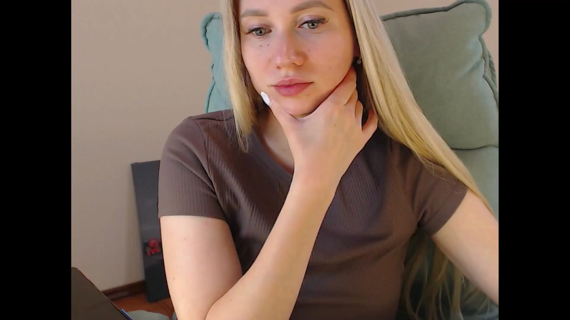 Gallery image thumbnail from Miss_Sylvia's myfreecams stream on, 06/17/2025, 17:47 image 4 of 20