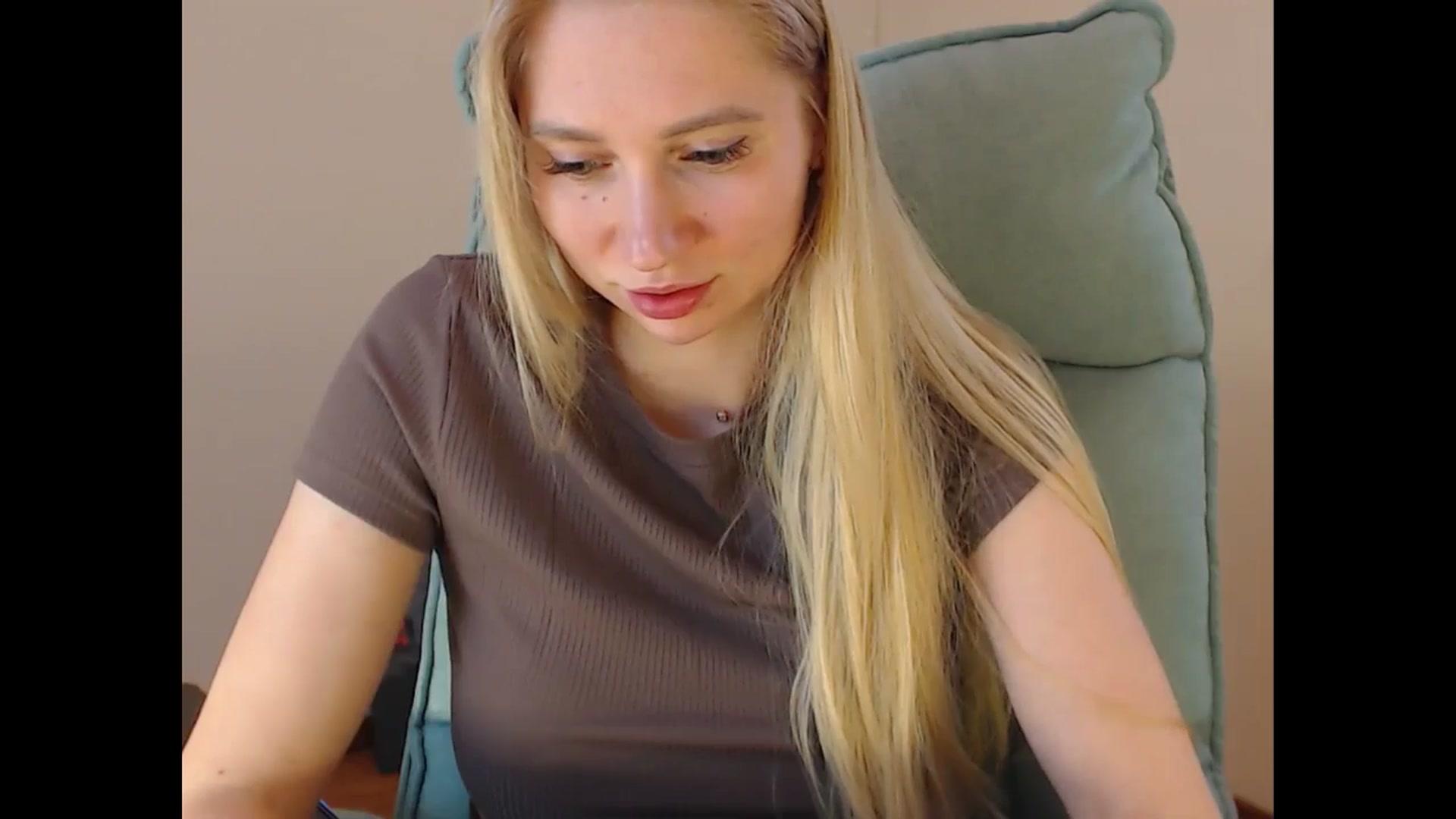 Gallery image thumbnail from Miss_Sylvia's myfreecams stream on, 06/17/2025, 17:47 image 17 of 20