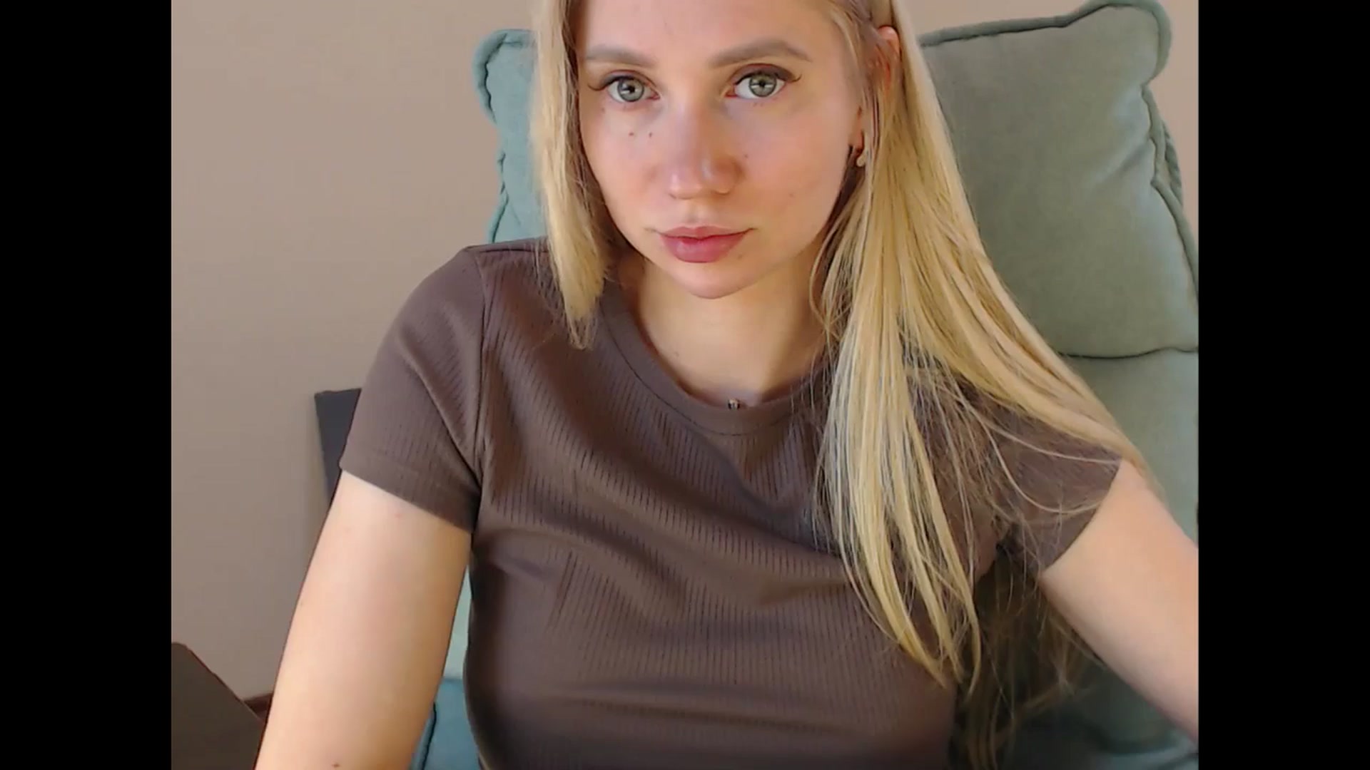 Gallery image thumbnail from Miss_Sylvia's myfreecams stream on, 06/17/2025, 17:47 image 2 of 20