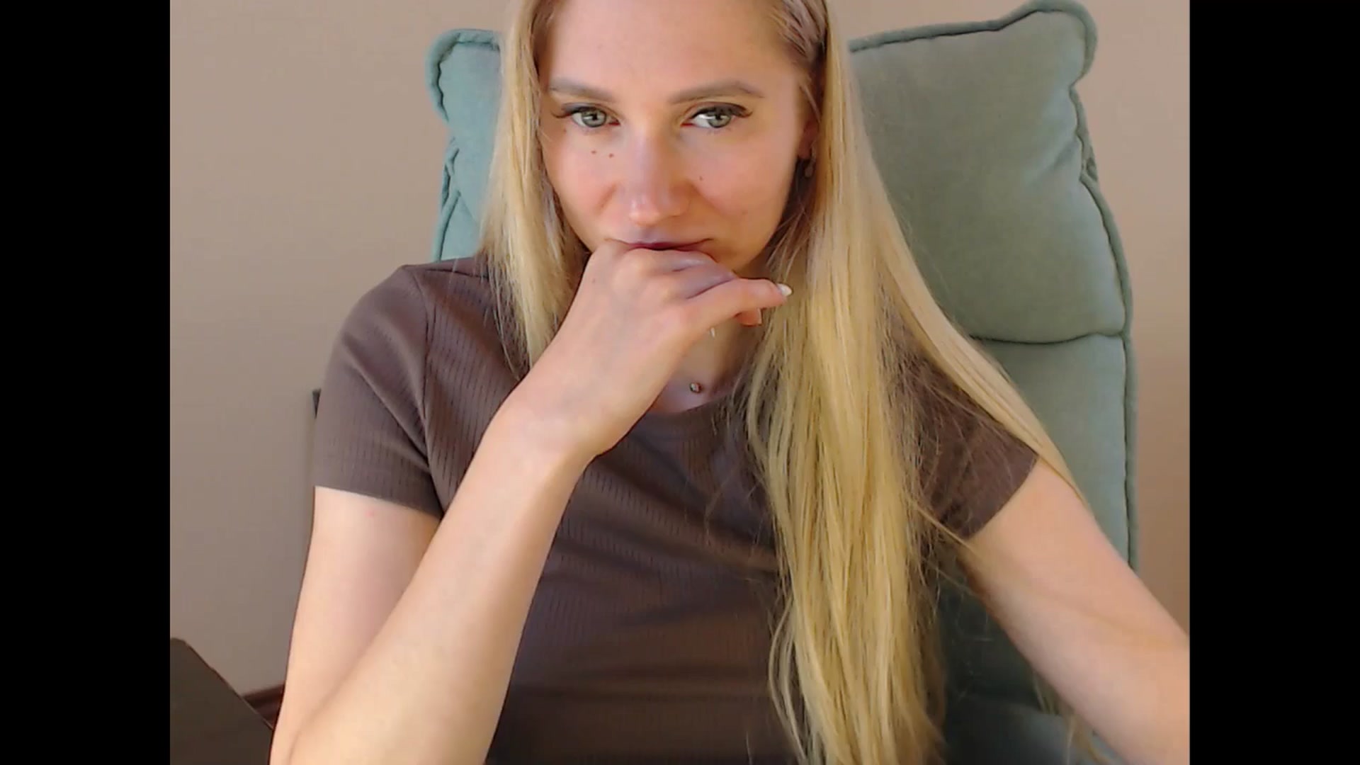 Gallery image thumbnail from Miss_Sylvia's myfreecams stream on, 06/17/2025, 17:47 image 16 of 20