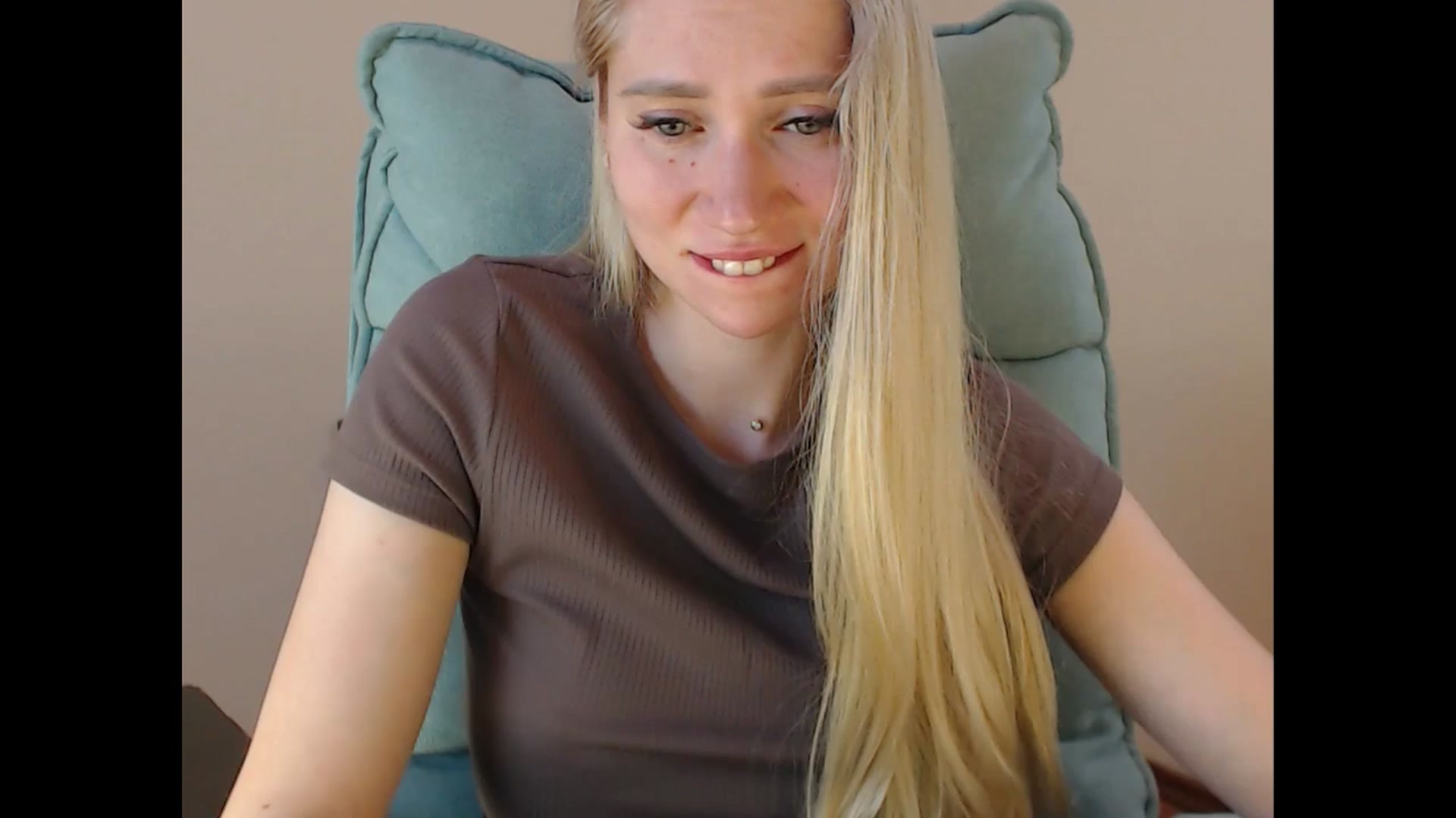 Gallery image thumbnail from Miss_Sylvia's myfreecams stream on, 06/17/2025, 20:12 image 17 of 20