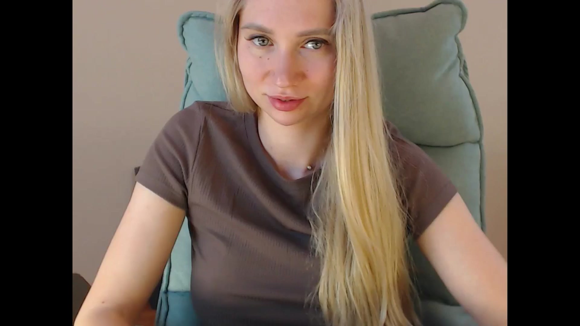 Gallery image thumbnail from Miss_Sylvia's myfreecams stream on, 06/17/2025, 20:12 image 6 of 20