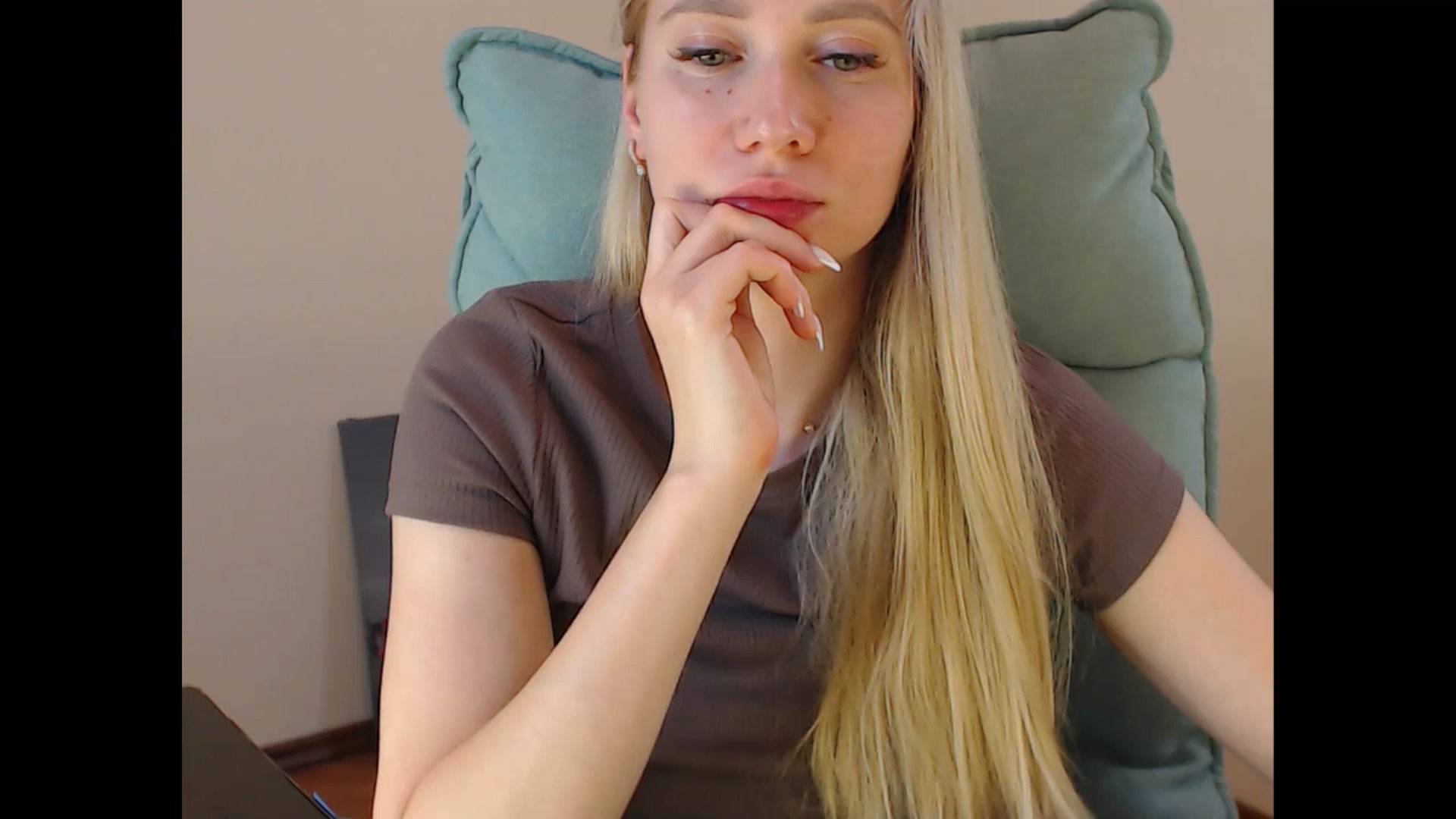 Gallery image thumbnail from Miss_Sylvia's myfreecams stream on, 06/17/2025, 20:12 image 11 of 20