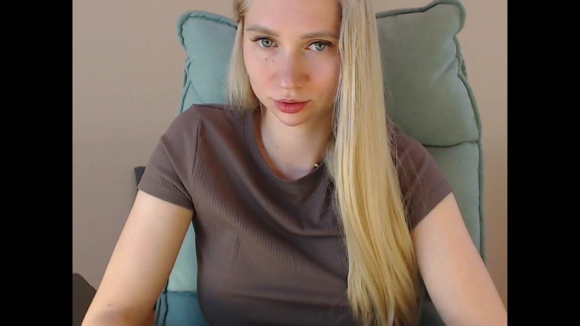 Gallery image thumbnail from Miss_Sylvia's myfreecams stream on, 06/17/2025, 20:12 image 13 of 20