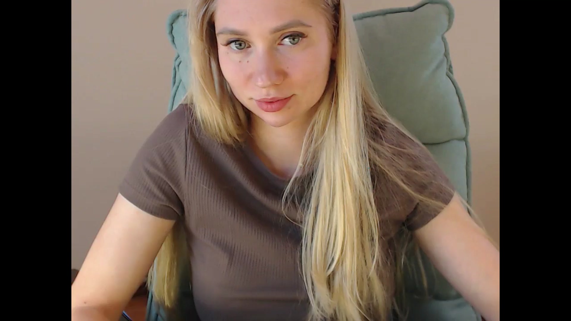 Gallery image thumbnail from Miss_Sylvia's myfreecams stream on, 06/17/2025, 20:12 image 2 of 20