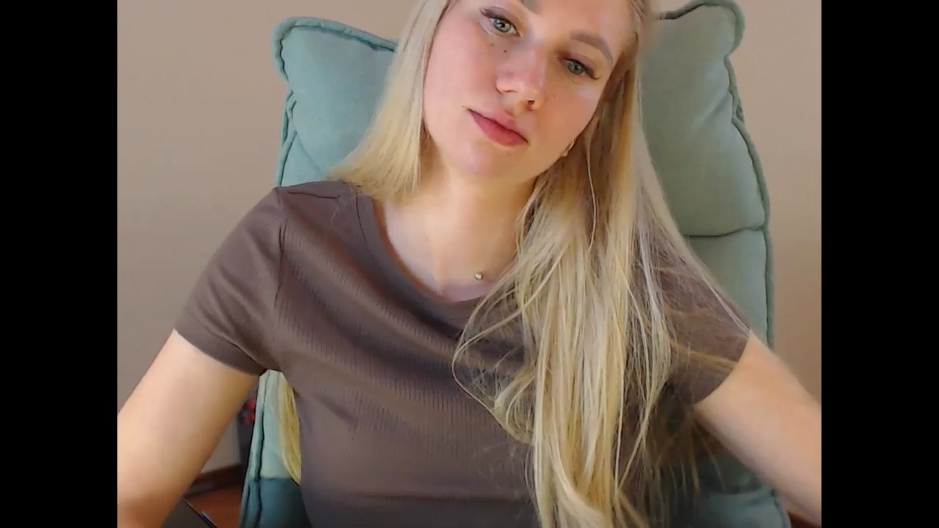 Gallery image thumbnail from Miss_Sylvia's myfreecams stream on, 06/17/2025, 20:12 image 4 of 20