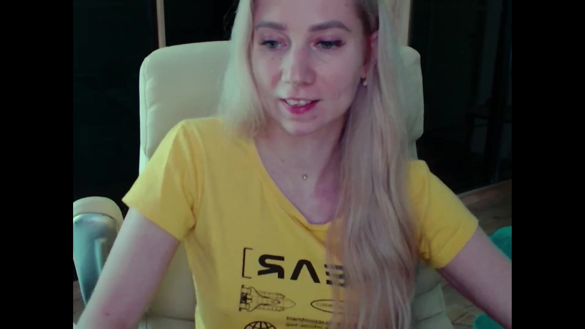 Gallery image thumbnail from Miss_Sylvia's myfreecams stream on, 06/18/2025, 15:01 image 17 of 20