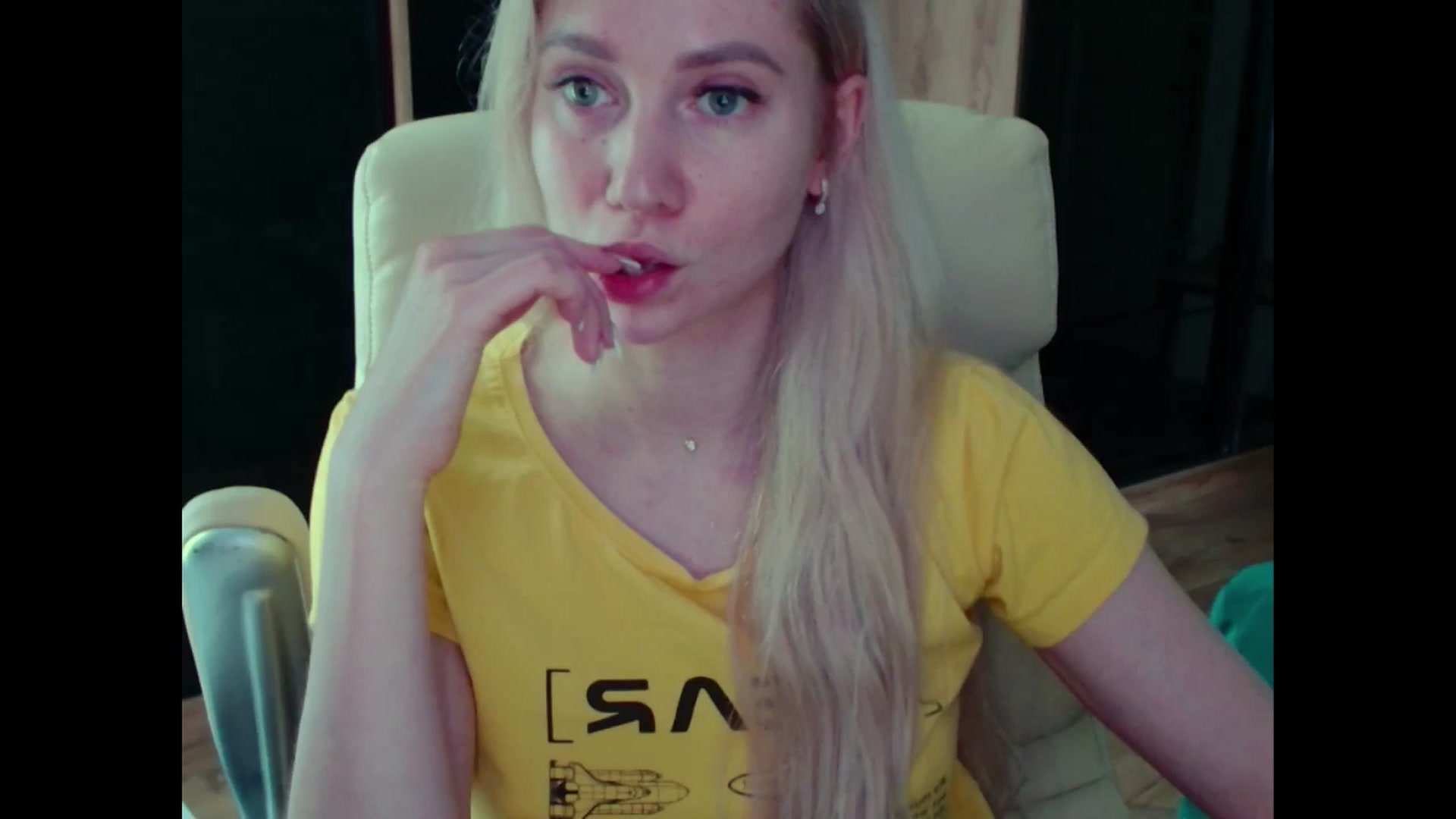 Gallery image thumbnail from Miss_Sylvia's myfreecams stream on, 06/18/2025, 15:01 image 2 of 20