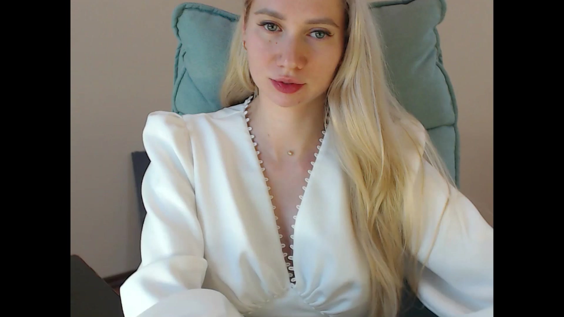 Gallery image thumbnail from Miss_Sylvia's myfreecams stream on, 06/19/2025, 13:21 image 5 of 20