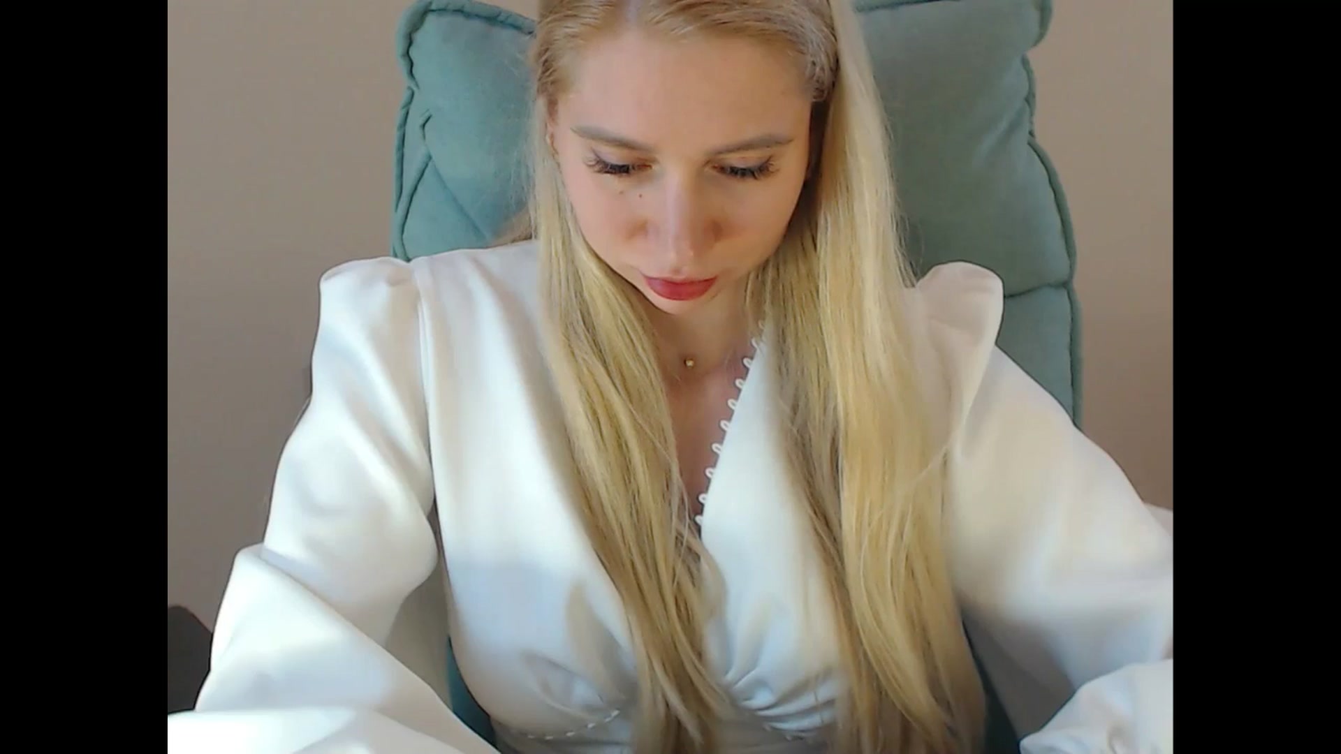 Gallery image thumbnail from Miss_Sylvia's myfreecams stream on, 06/19/2025, 13:21 image 15 of 20