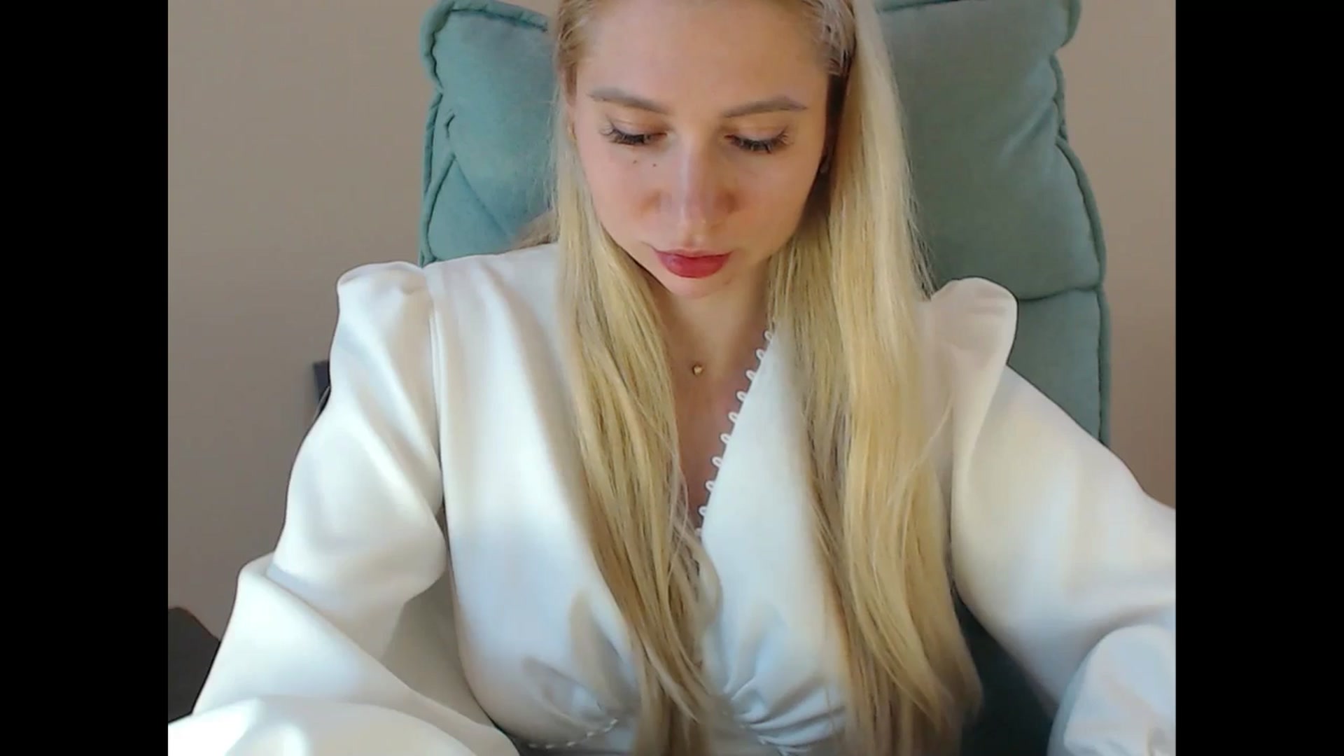 Gallery image thumbnail from Miss_Sylvia's myfreecams stream on, 06/19/2025, 13:21 image 18 of 20