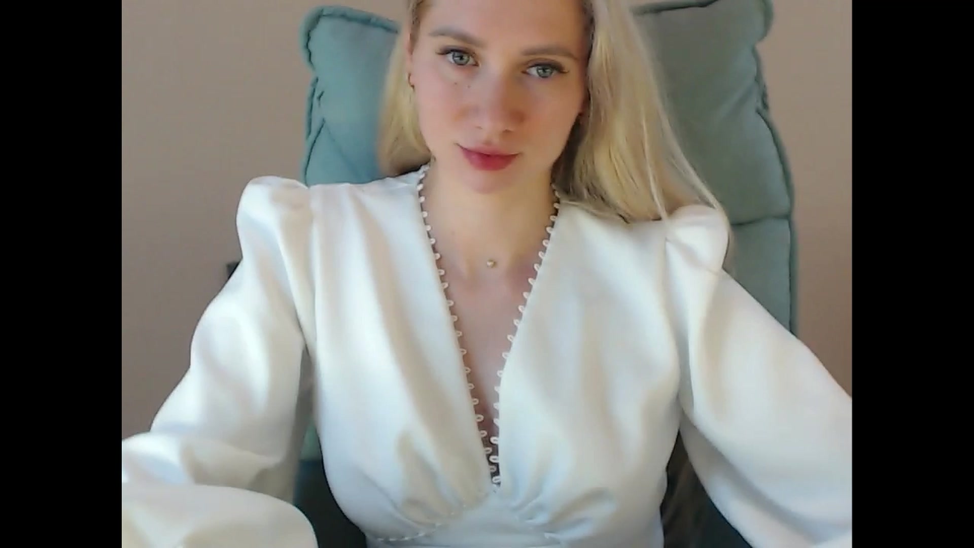 Gallery image thumbnail from Miss_Sylvia's myfreecams stream on, 06/19/2025, 13:21 image 4 of 20