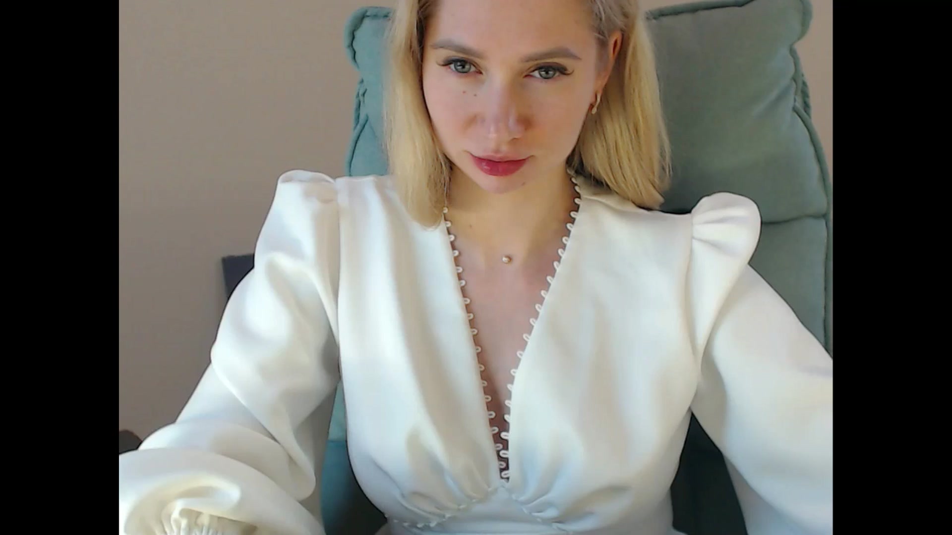 Gallery image thumbnail from Miss_Sylvia's myfreecams stream on, 06/19/2025, 13:21 image 1 of 20