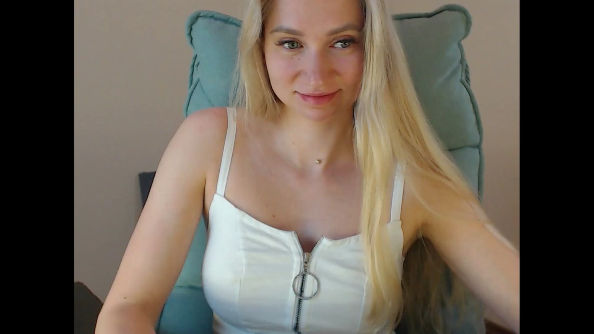 Gallery image thumbnail from Miss_Sylvia's myfreecams stream on, 06/19/2025, 14:56 image 11 of 20