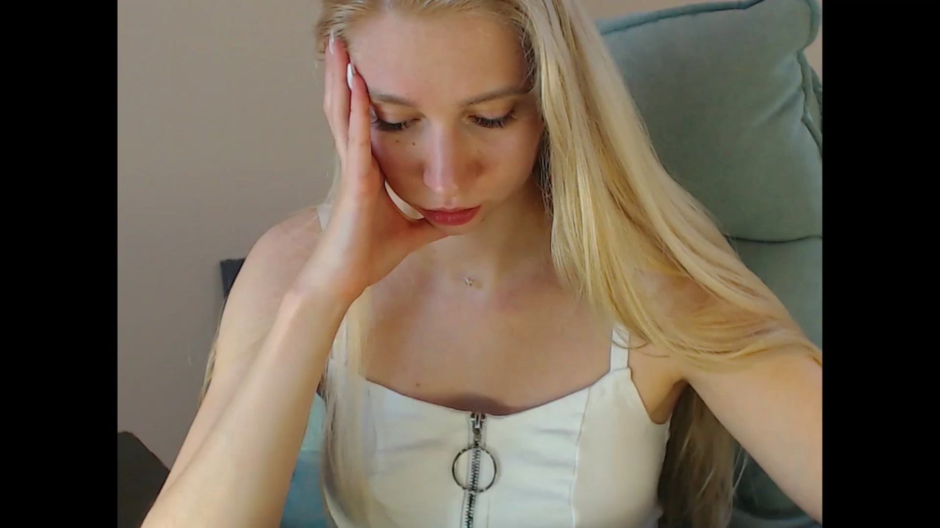 Gallery image thumbnail from Miss_Sylvia's myfreecams stream on, 06/19/2025, 16:23 image 7 of 20