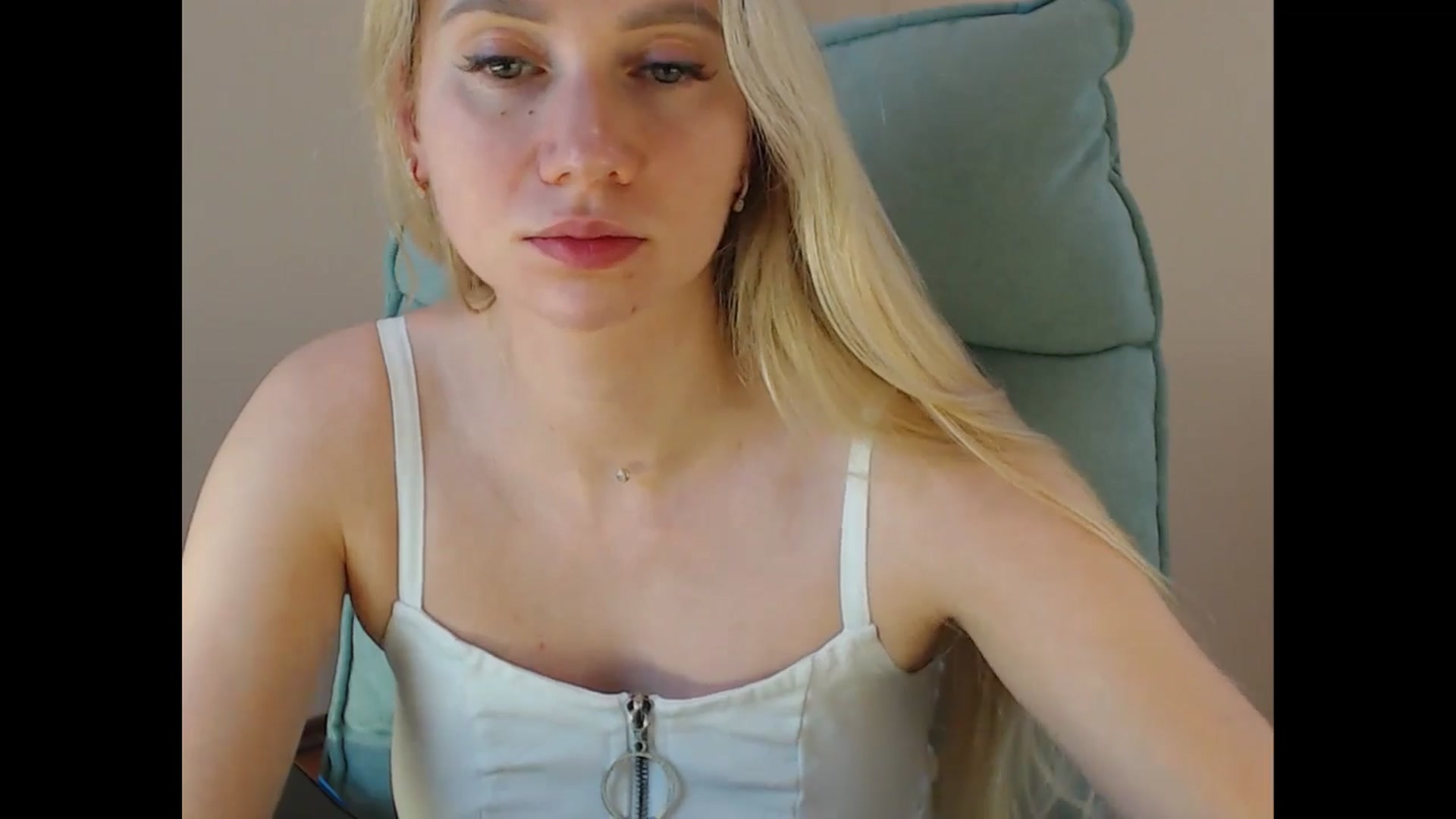 Gallery image thumbnail from Miss_Sylvia's myfreecams stream on, 06/19/2025, 16:23 image 14 of 20