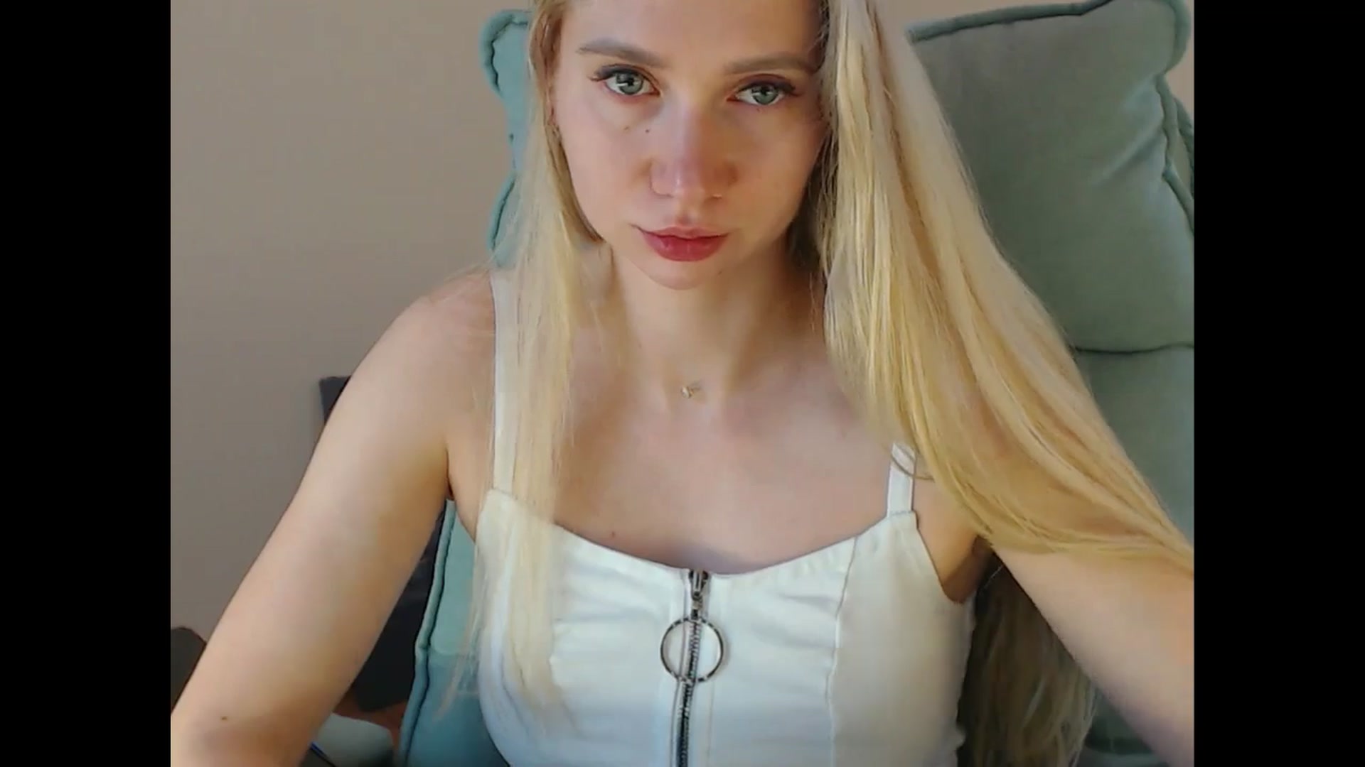 Gallery image thumbnail from Miss_Sylvia's myfreecams stream on, 06/19/2025, 16:23 image 8 of 20
