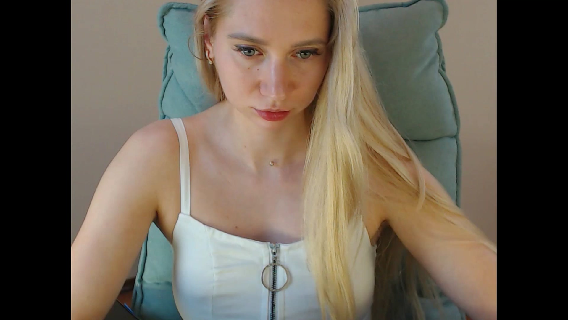 Gallery image thumbnail from Miss_Sylvia's myfreecams stream on, 06/19/2025, 16:23 image 12 of 20