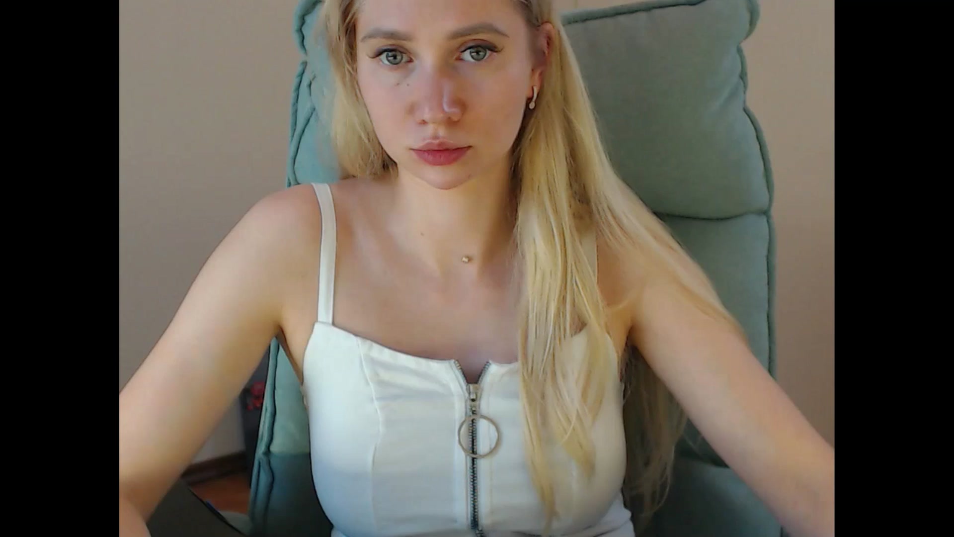 Gallery image thumbnail from Miss_Sylvia's myfreecams stream on, 06/19/2025, 17:38 image 1 of 20